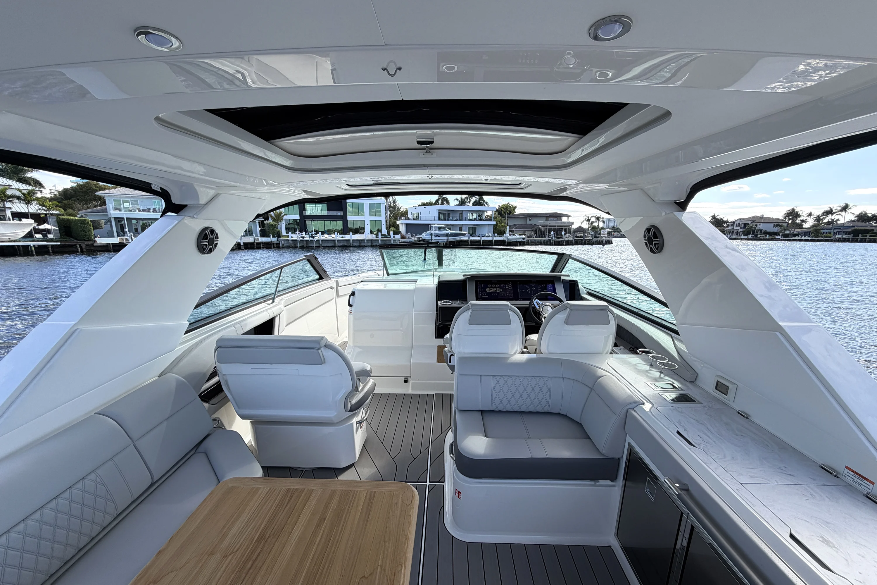 2026 Sea Ray SLX 400 Outboard Image Thumbnail #22