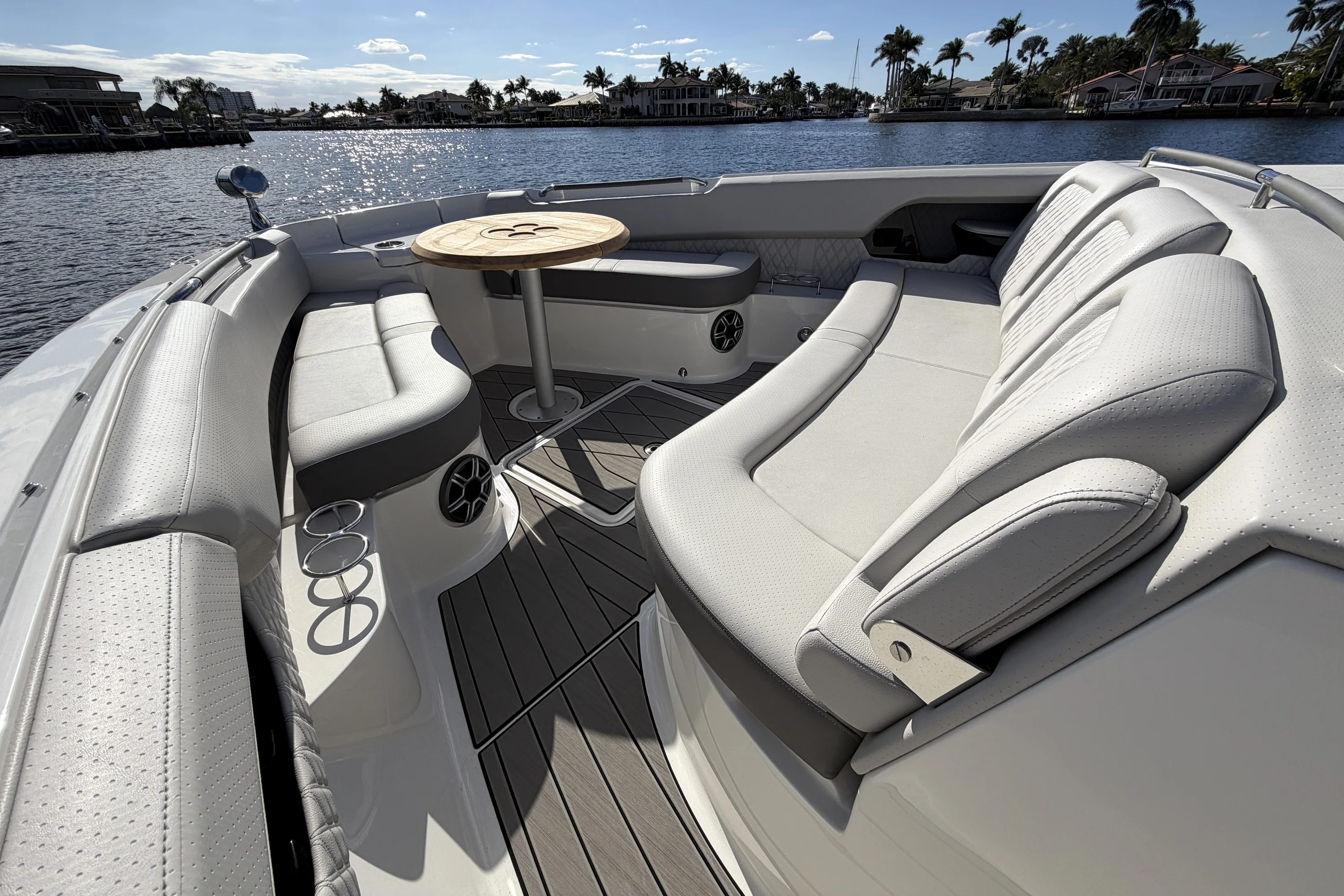 2026 Sea Ray SLX 400 Outboard Image Thumbnail #33