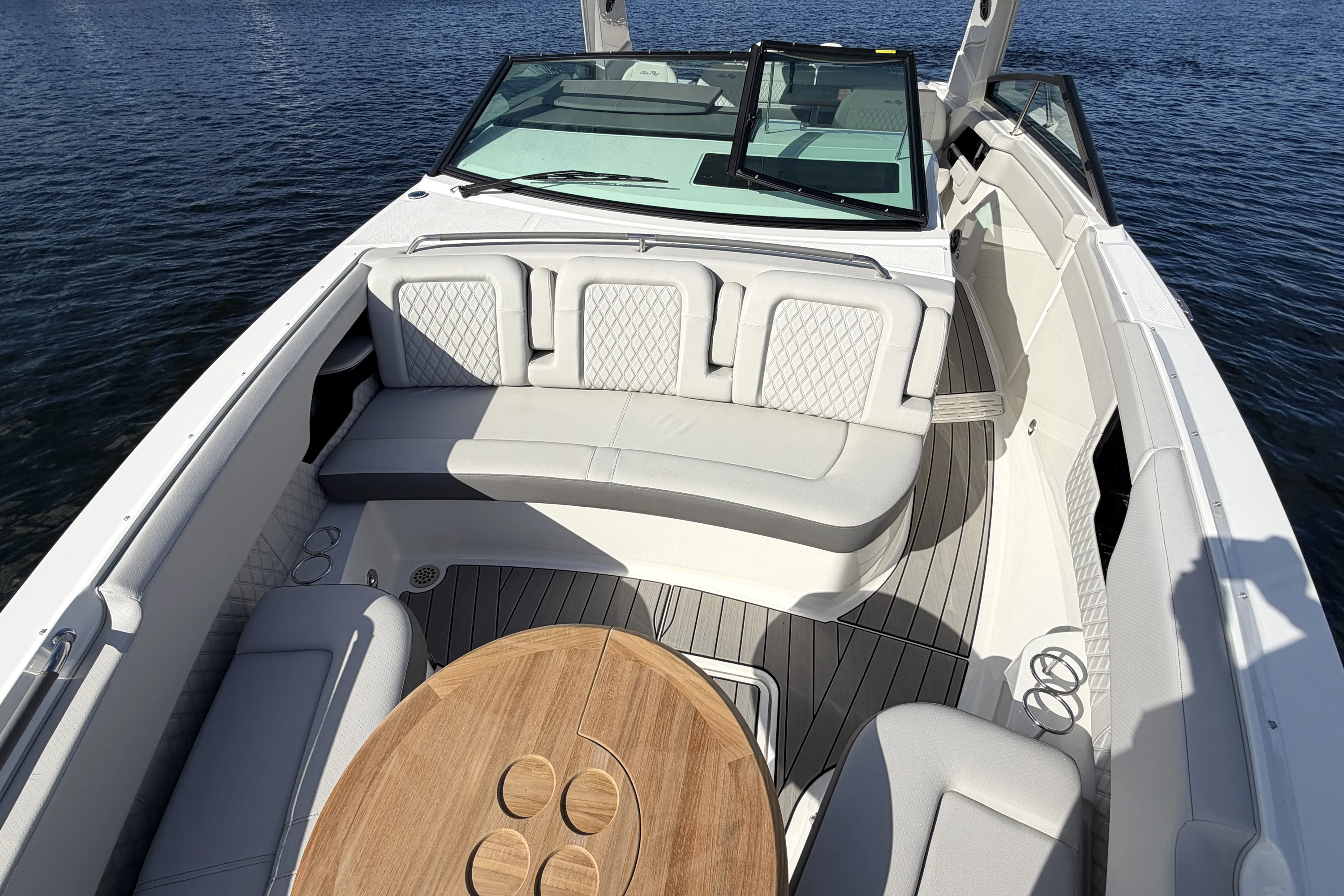 2026 Sea Ray SLX 400 Outboard Image Thumbnail #36