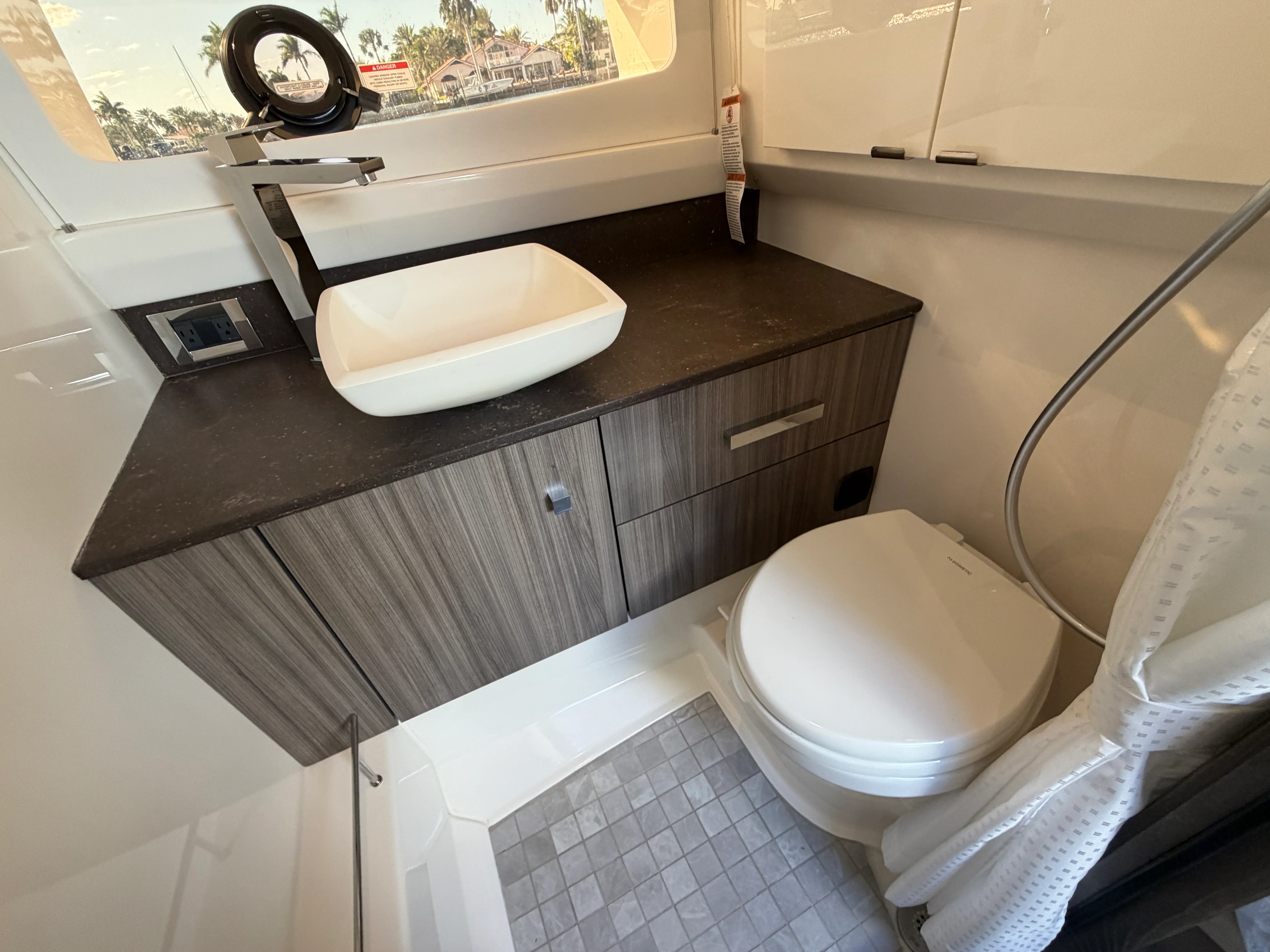 2026 Sea Ray SLX 400 Outboard Image Thumbnail #45