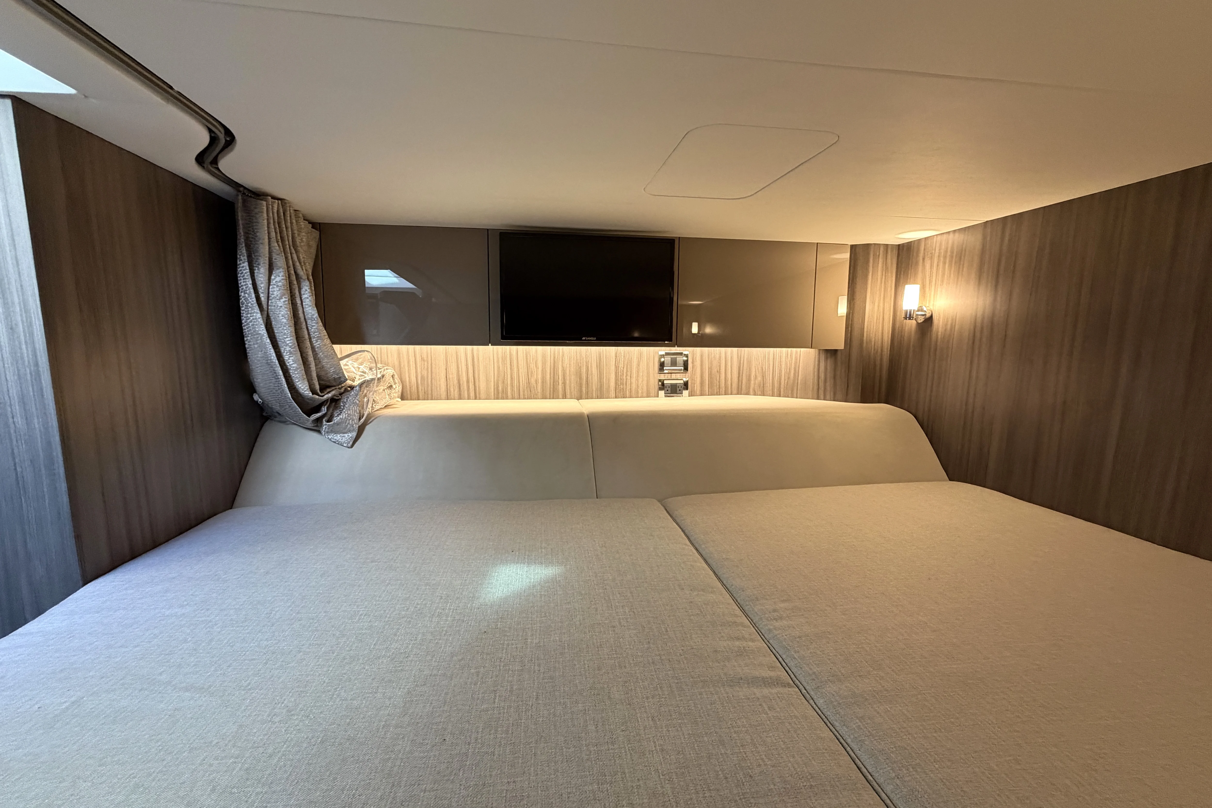 2026 Sea Ray SLX 400 Outboard Image Thumbnail #49