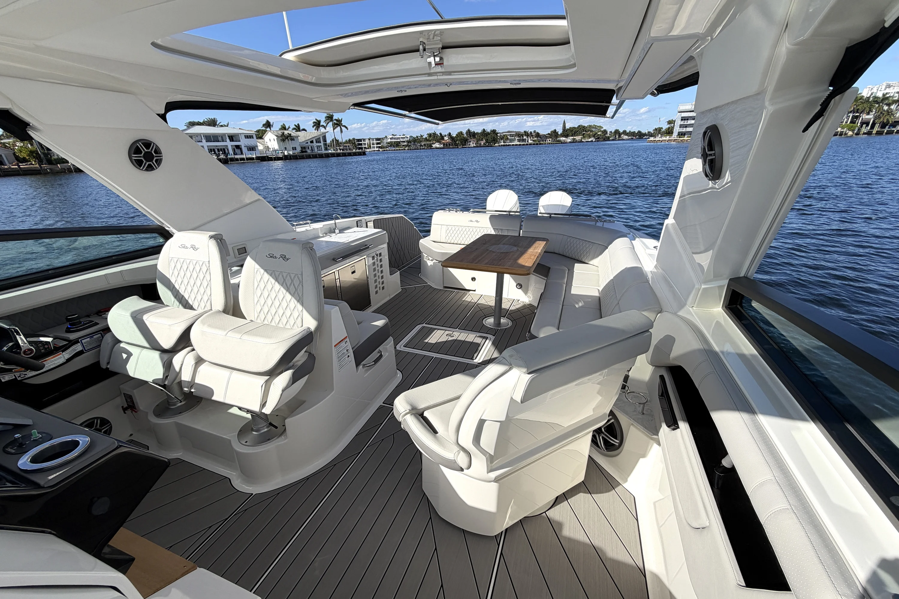 2026 Sea Ray SLX 400 Outboard Image Thumbnail #29