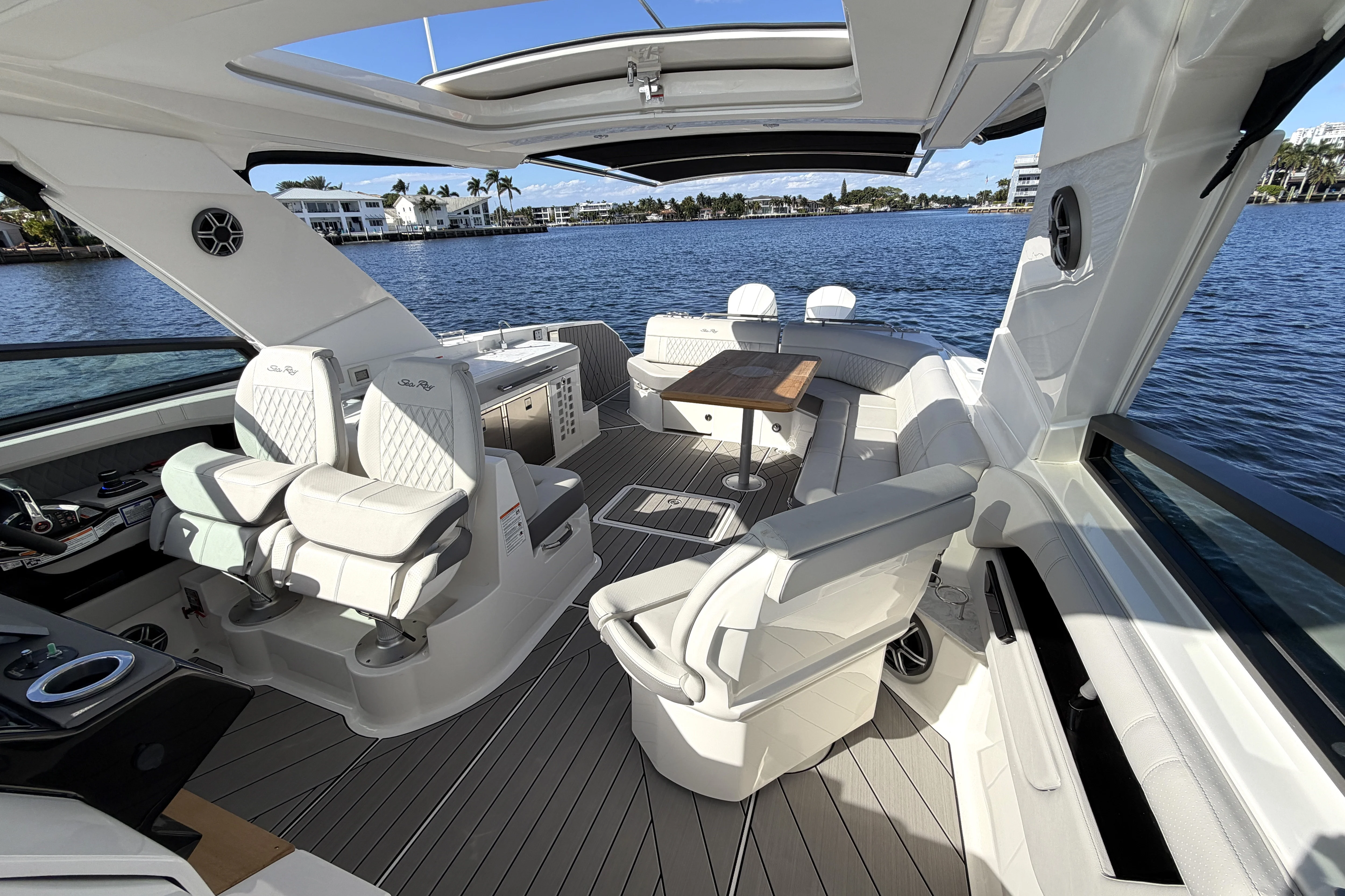 2026 Sea Ray SLX 400 Outboard Image Thumbnail #29