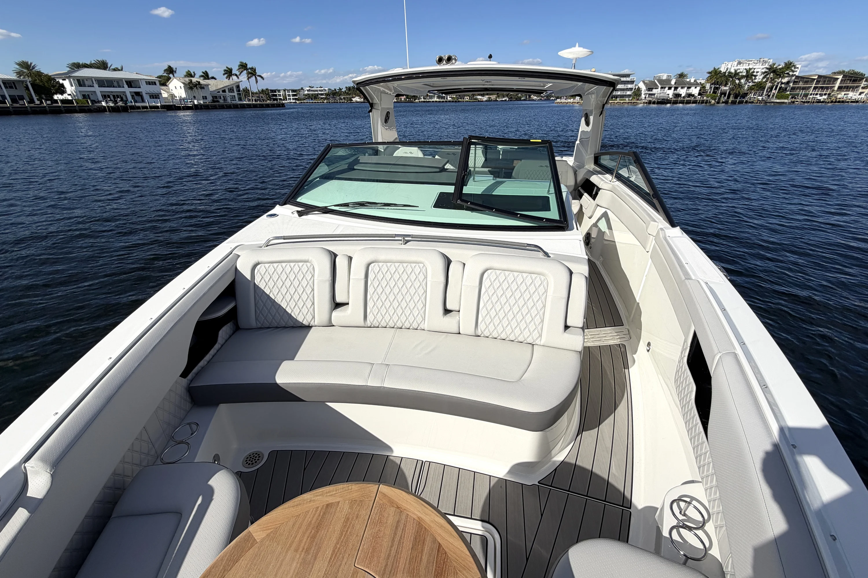 2026 Sea Ray SLX 400 Outboard Image Thumbnail #35