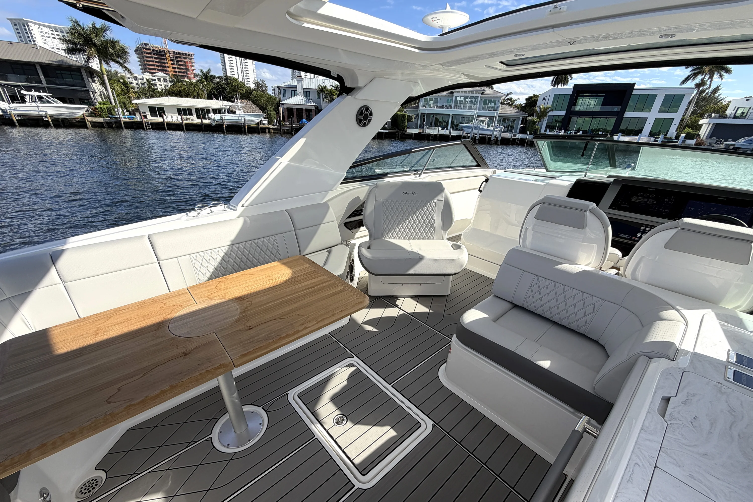 2026 Sea Ray SLX 400 Outboard Image Thumbnail #28