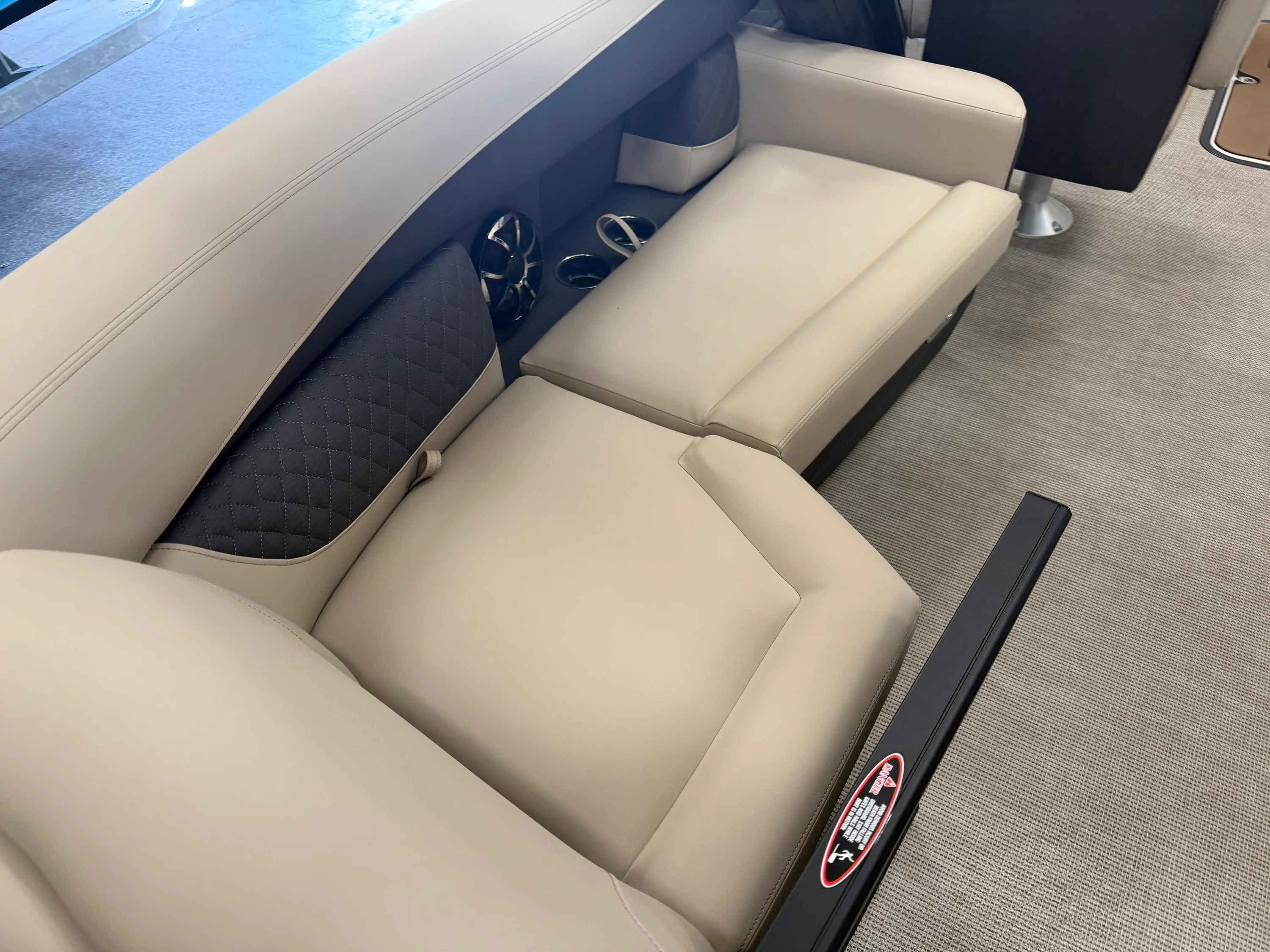 2026 Harris Sunliner 230 Image Thumbnail #9