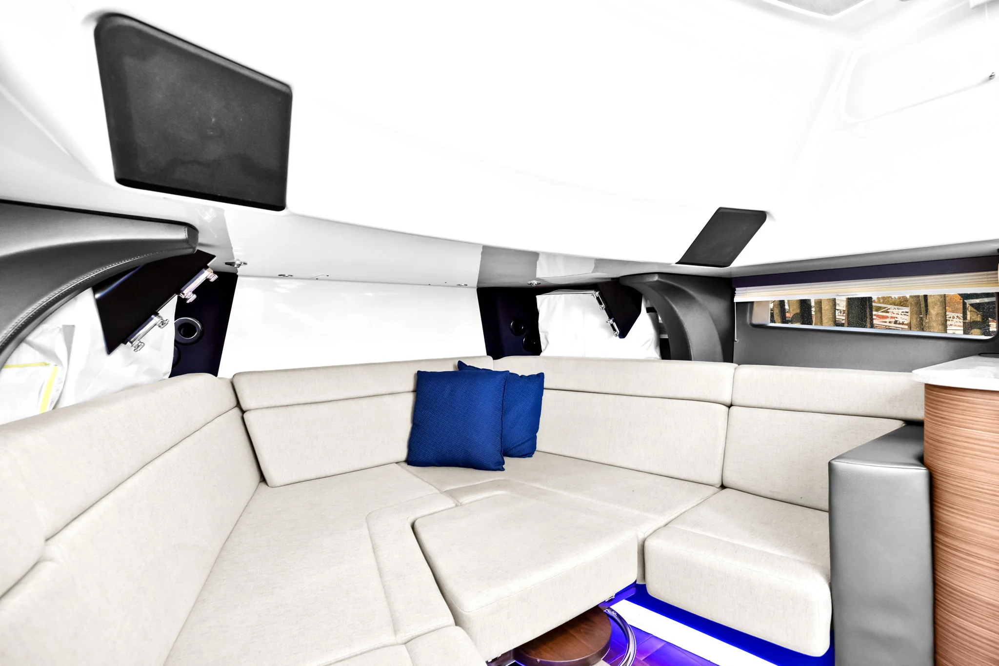 2022 Boston Whaler 420 Outrage Image Thumbnail #23