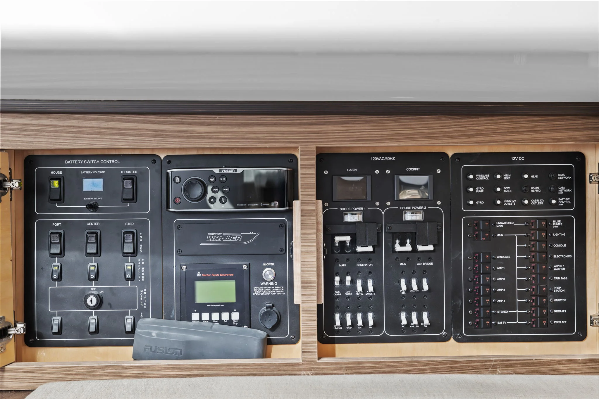 2022 Boston Whaler 420 Outrage Image Thumbnail #32