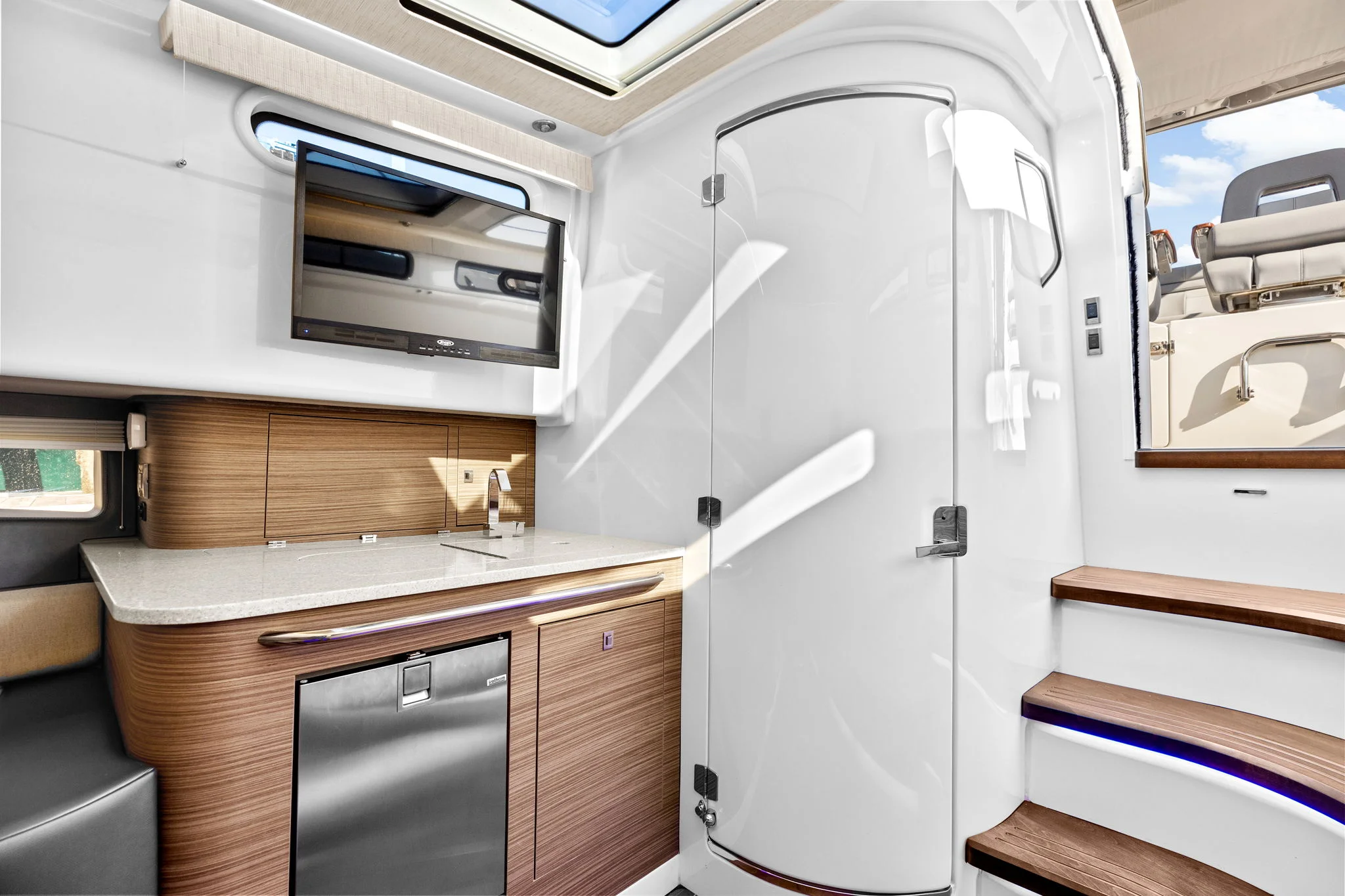 2022 Boston Whaler 420 Outrage Image Thumbnail #26