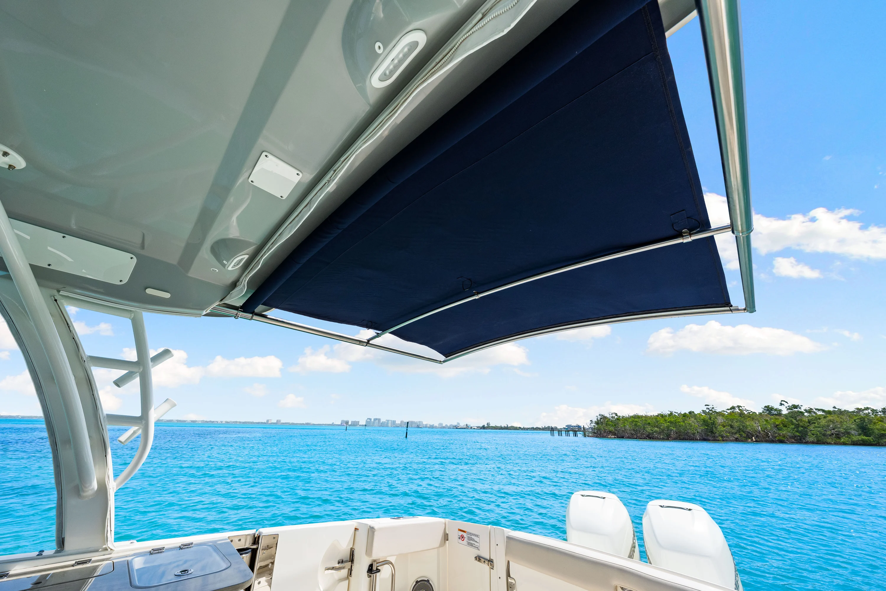 2023 Boston Whaler 320 Vantage Image Thumbnail #4