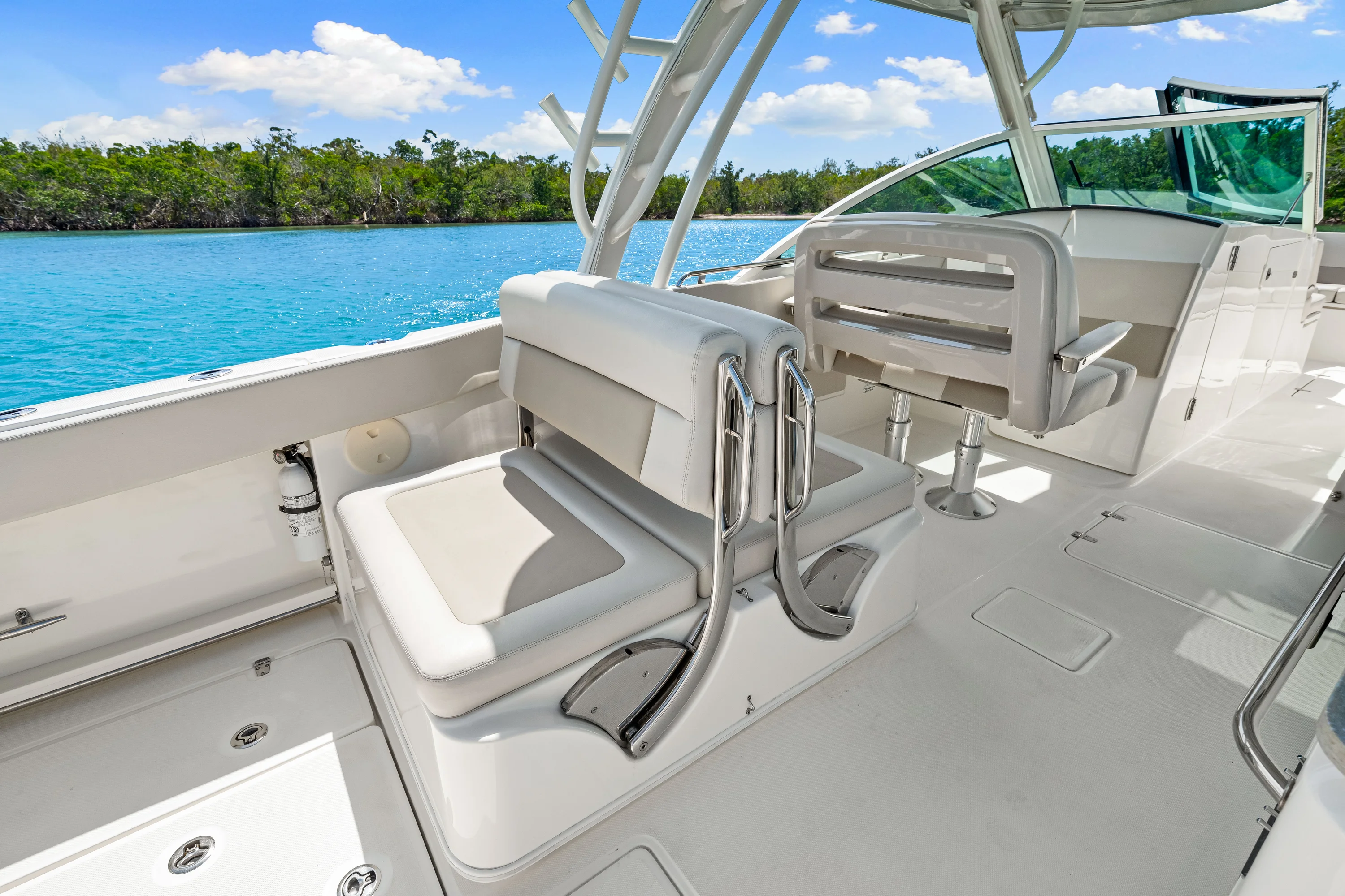 2023 Boston Whaler 320 Vantage Image Thumbnail #25