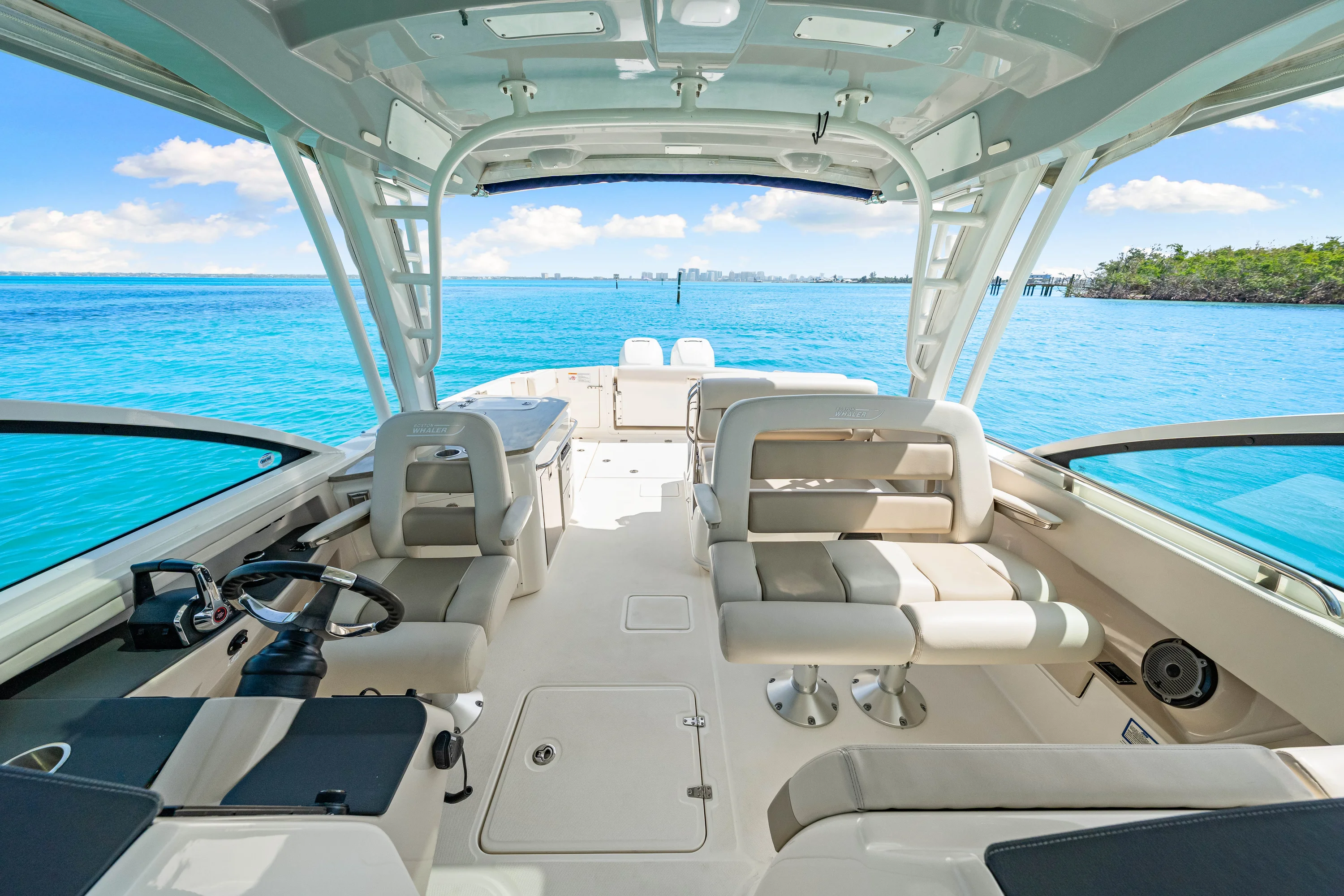 Thumbnail 4 for 2023 Boston Whaler 320 Vantage