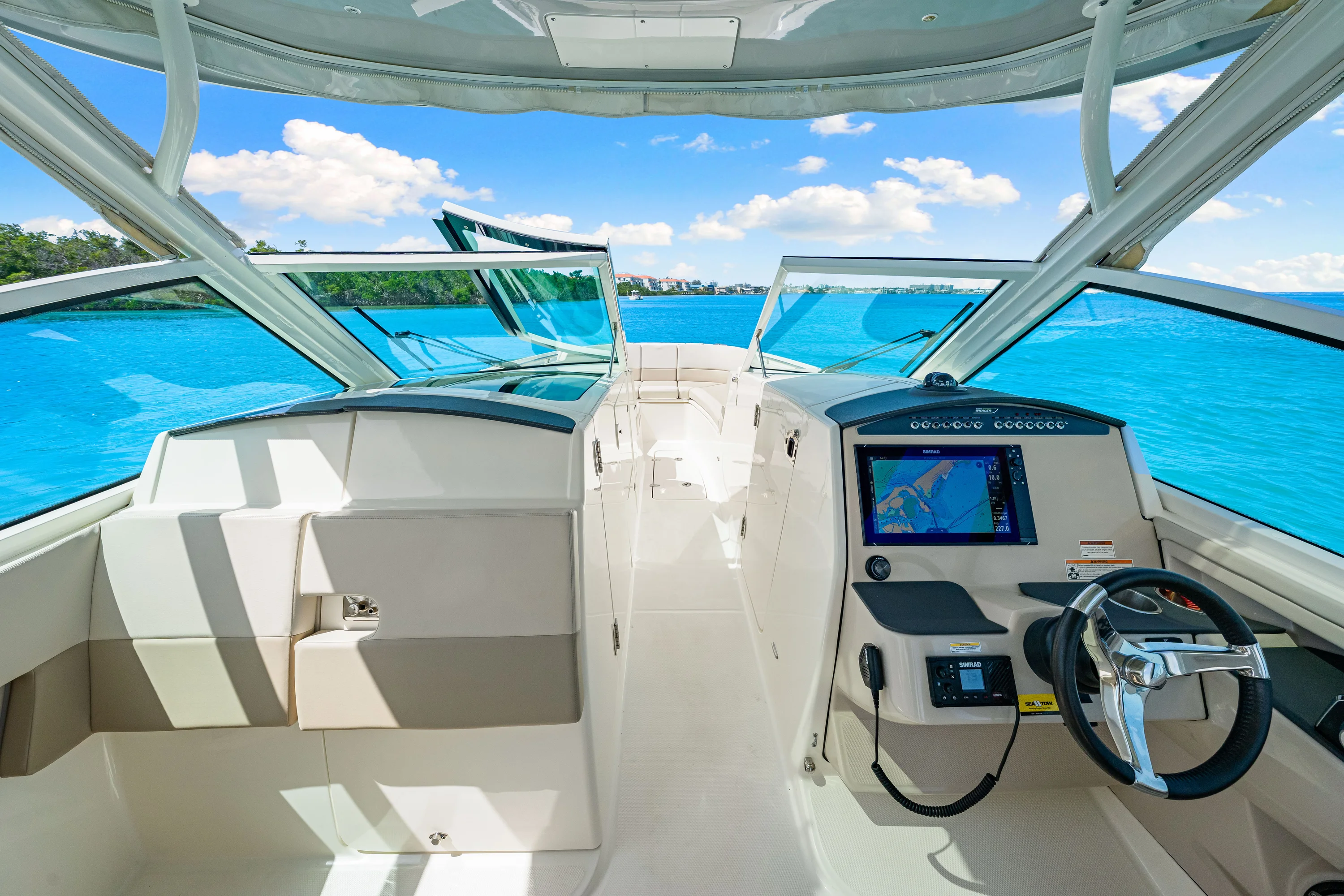 Thumbnail 3 for 2023 Boston Whaler 320 Vantage