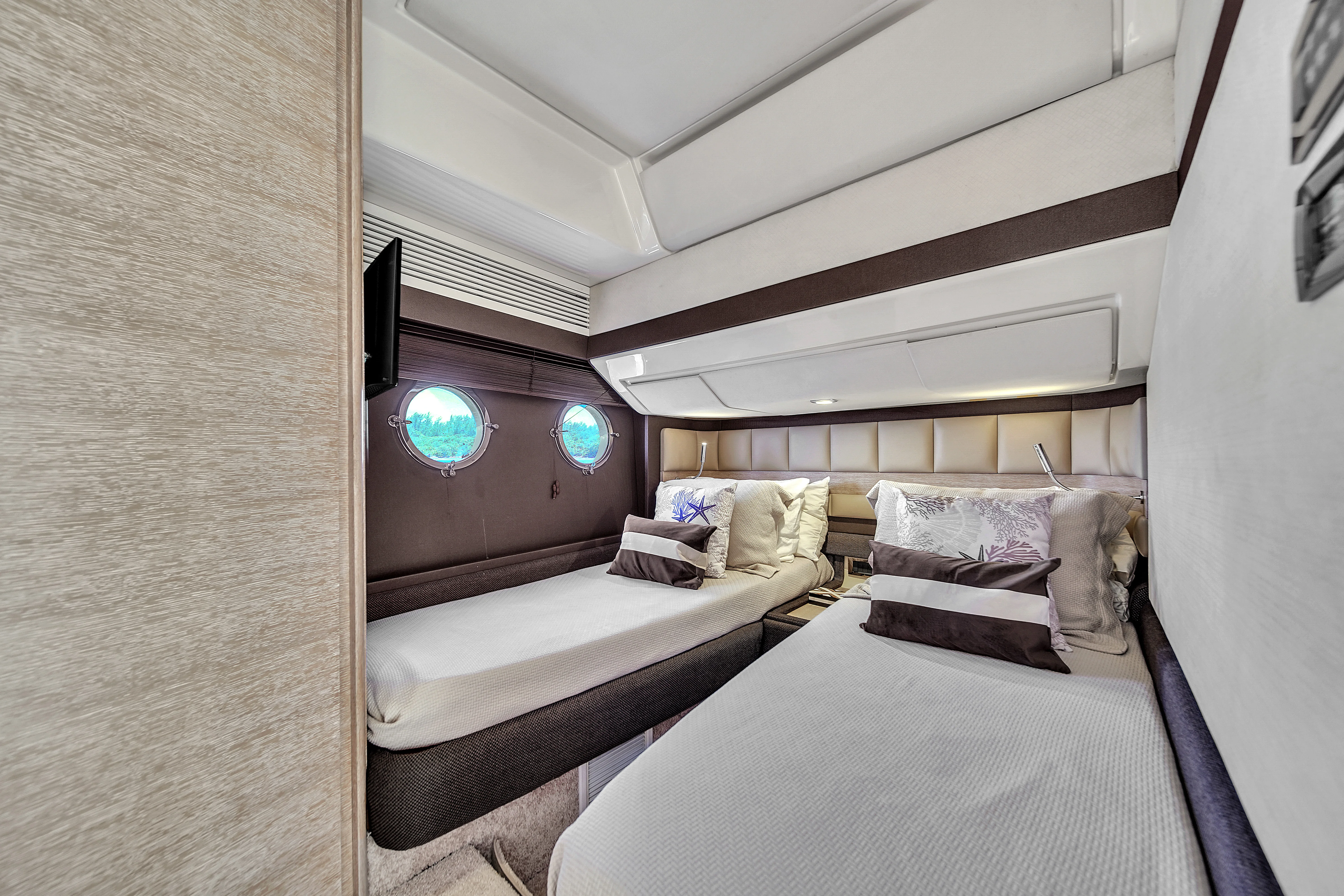 2012 Azimut 64 FLY Image Thumbnail #78