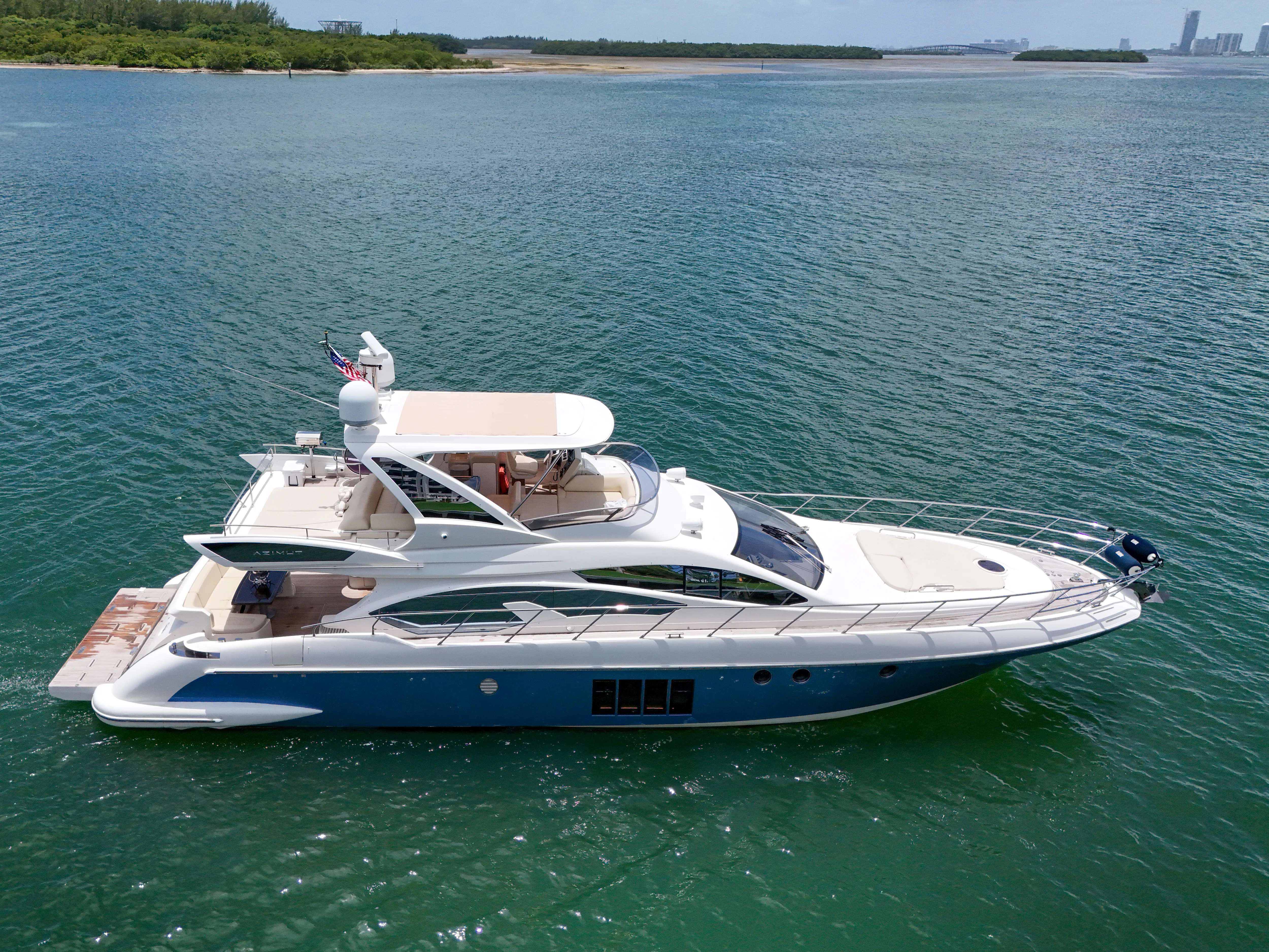 2012 Azimut 64 FLY Image Thumbnail #9