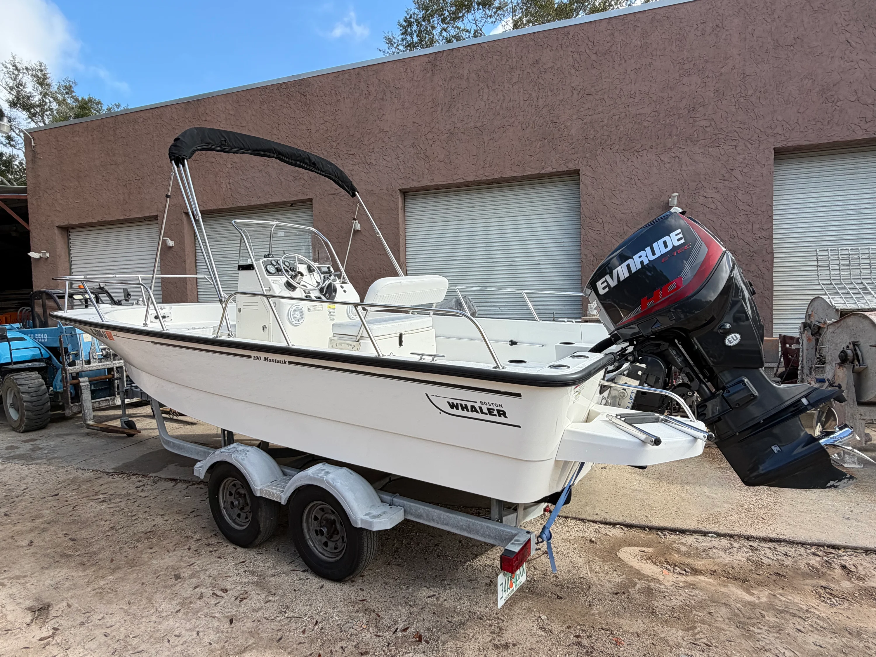 2015 Boston Whaler 190 MONTAUAK Image Thumbnail #2