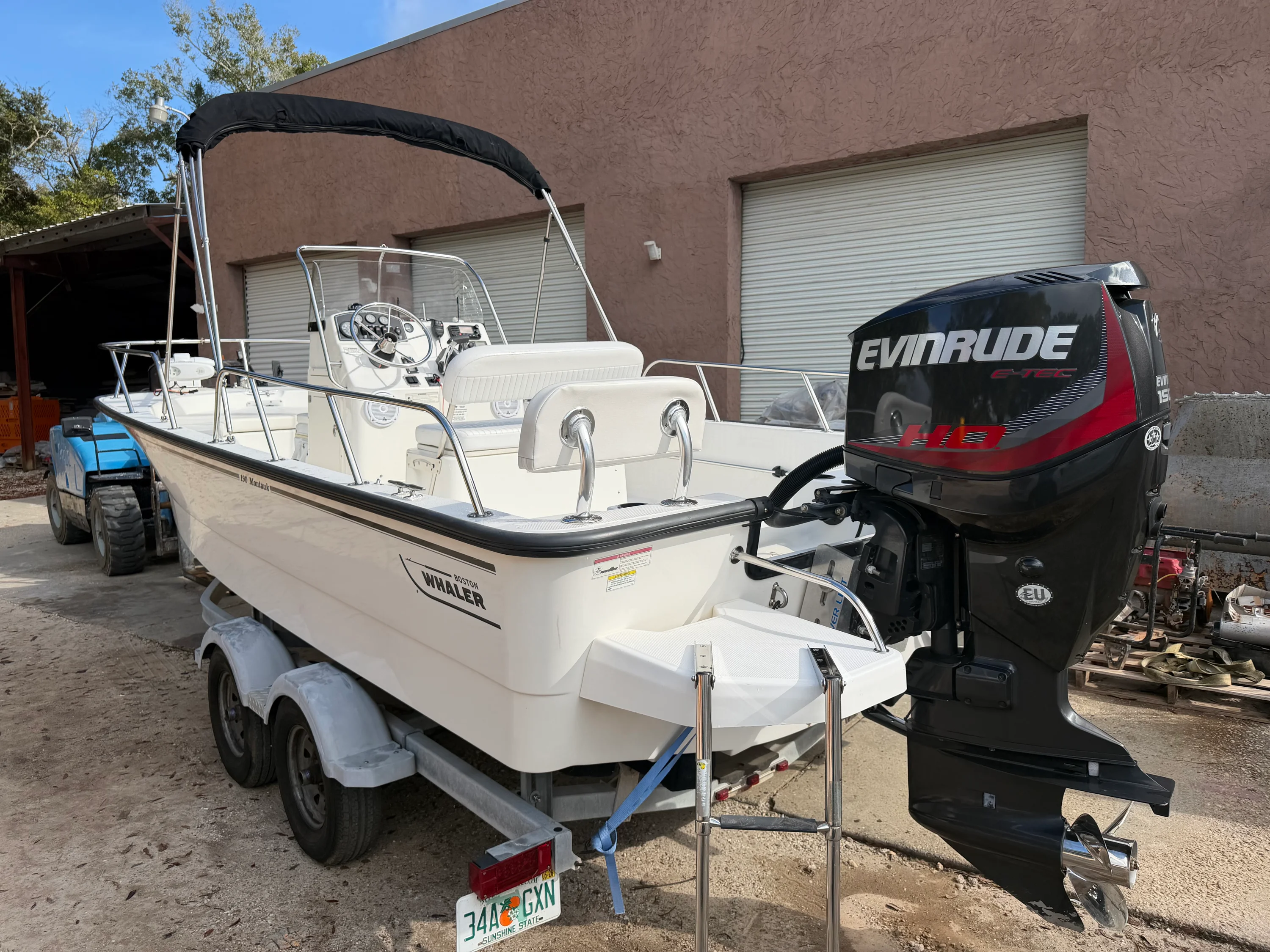 2015 Boston Whaler 190 MONTAUAK Image Thumbnail #4