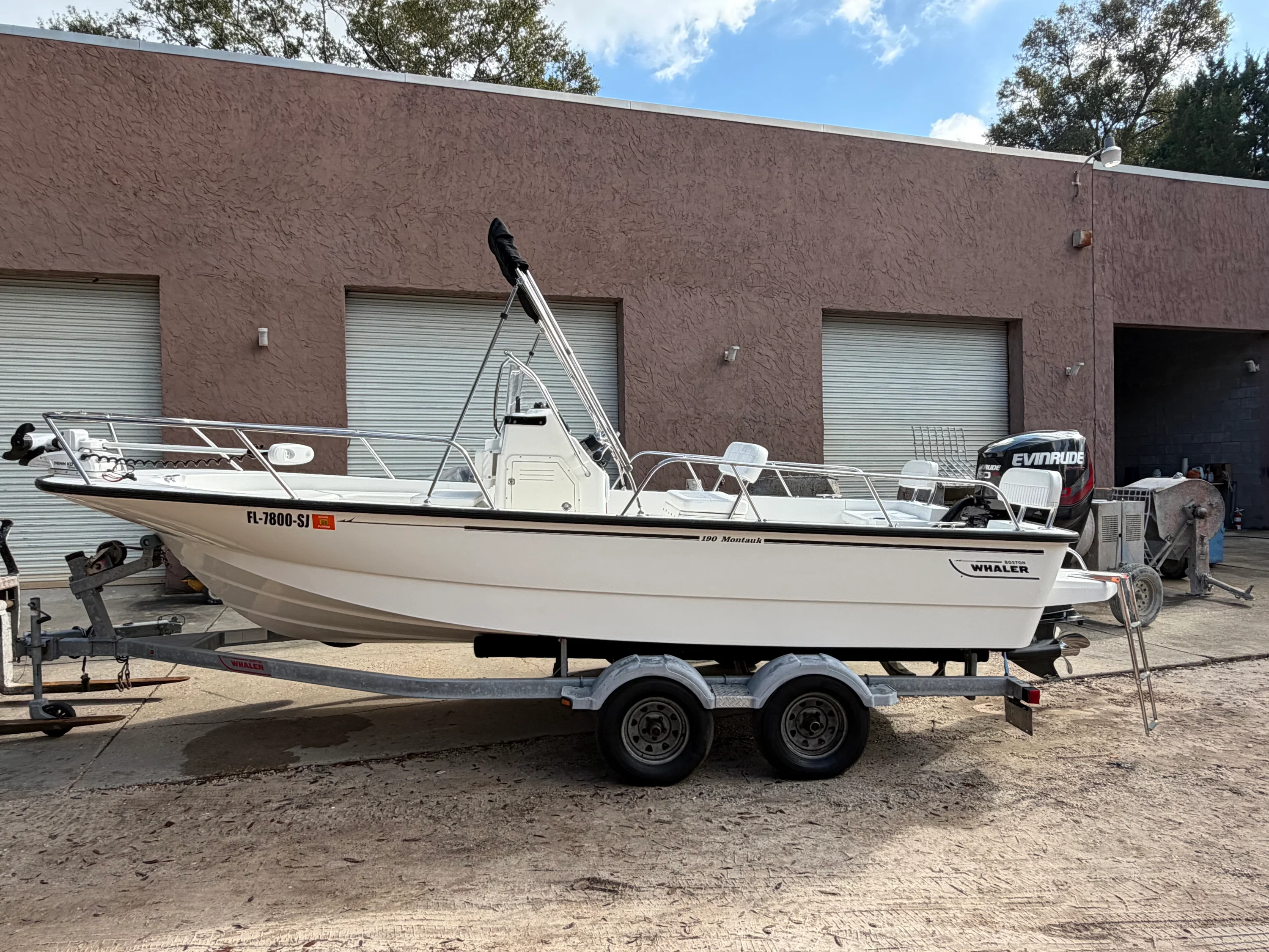 2015 Boston Whaler 190 MONTAUAK Image Thumbnail #0