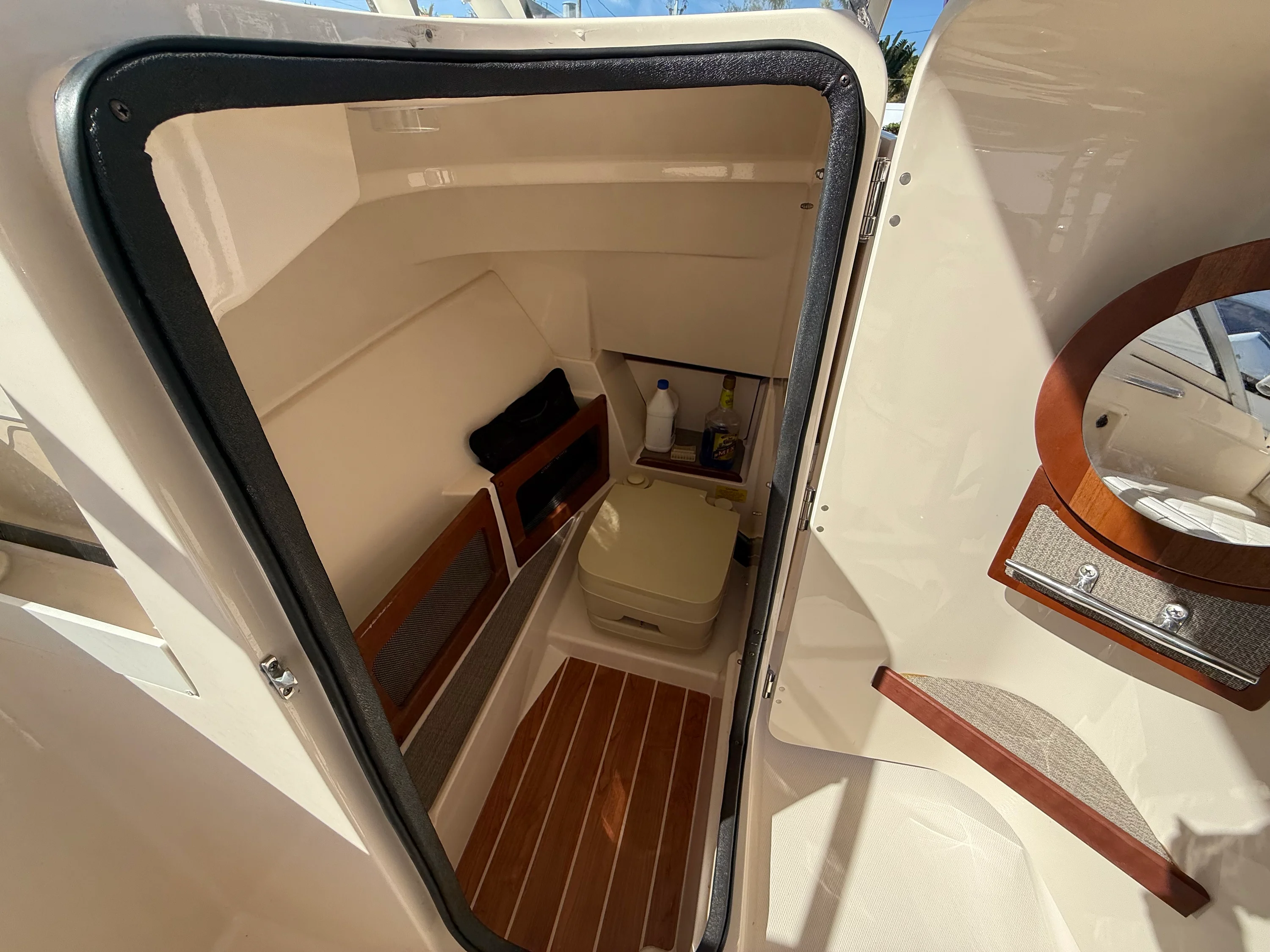 2017 Grady-White 235 FREEDOM Image Thumbnail #15