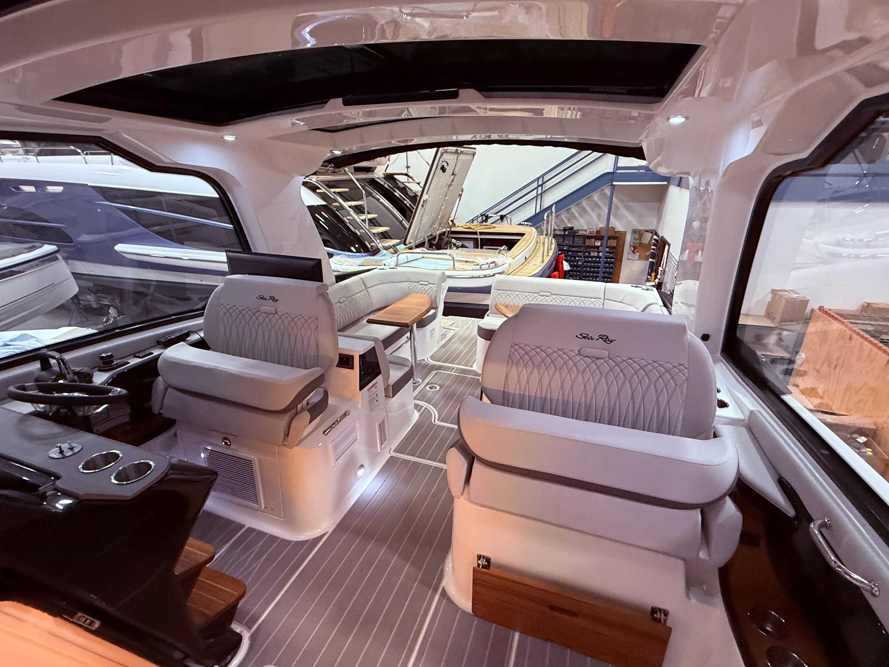 2026 Sea Ray Sundancer 370 Image Thumbnail #14