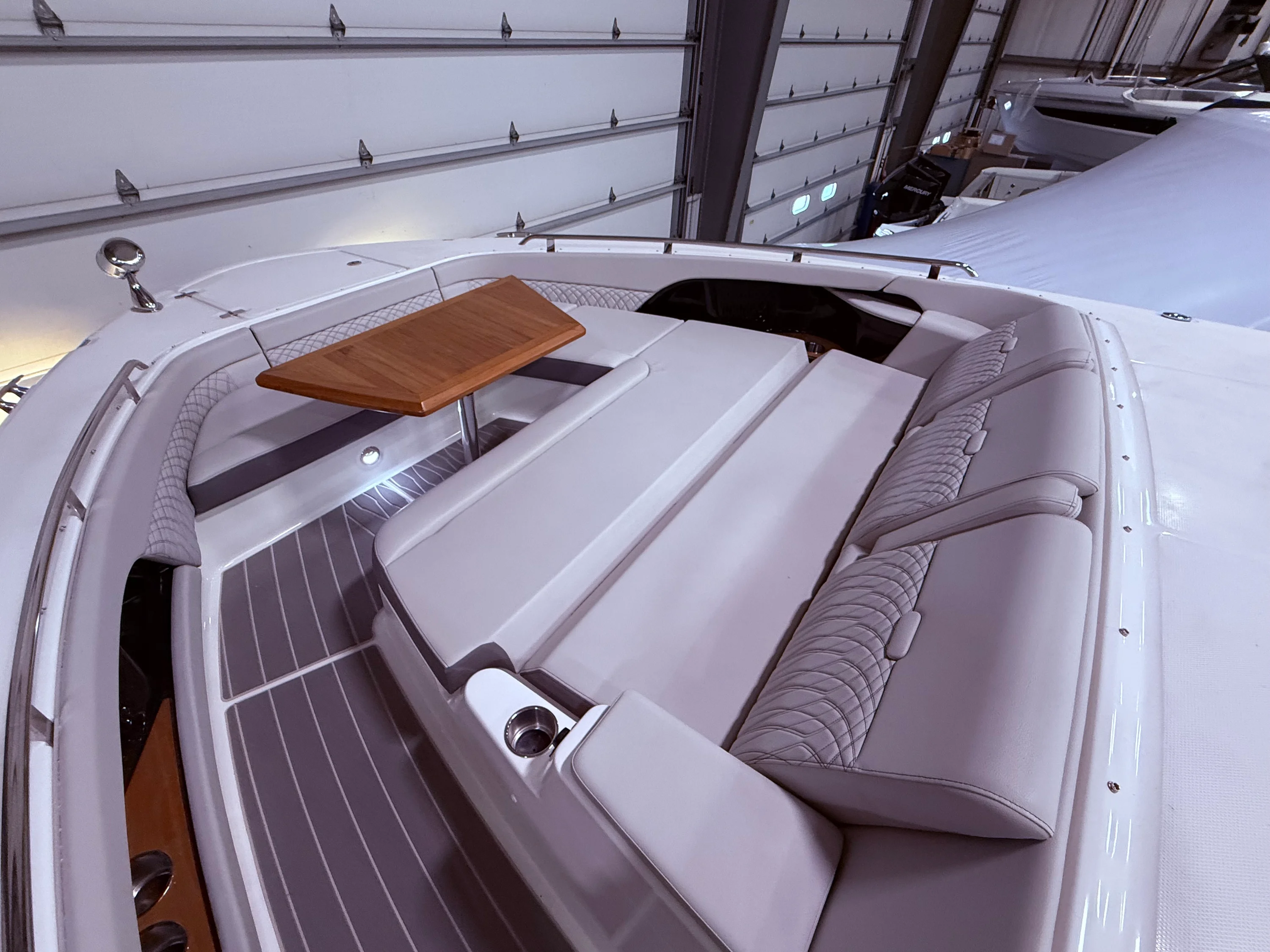 2026 Sea Ray Sundancer 370 Image Thumbnail #18