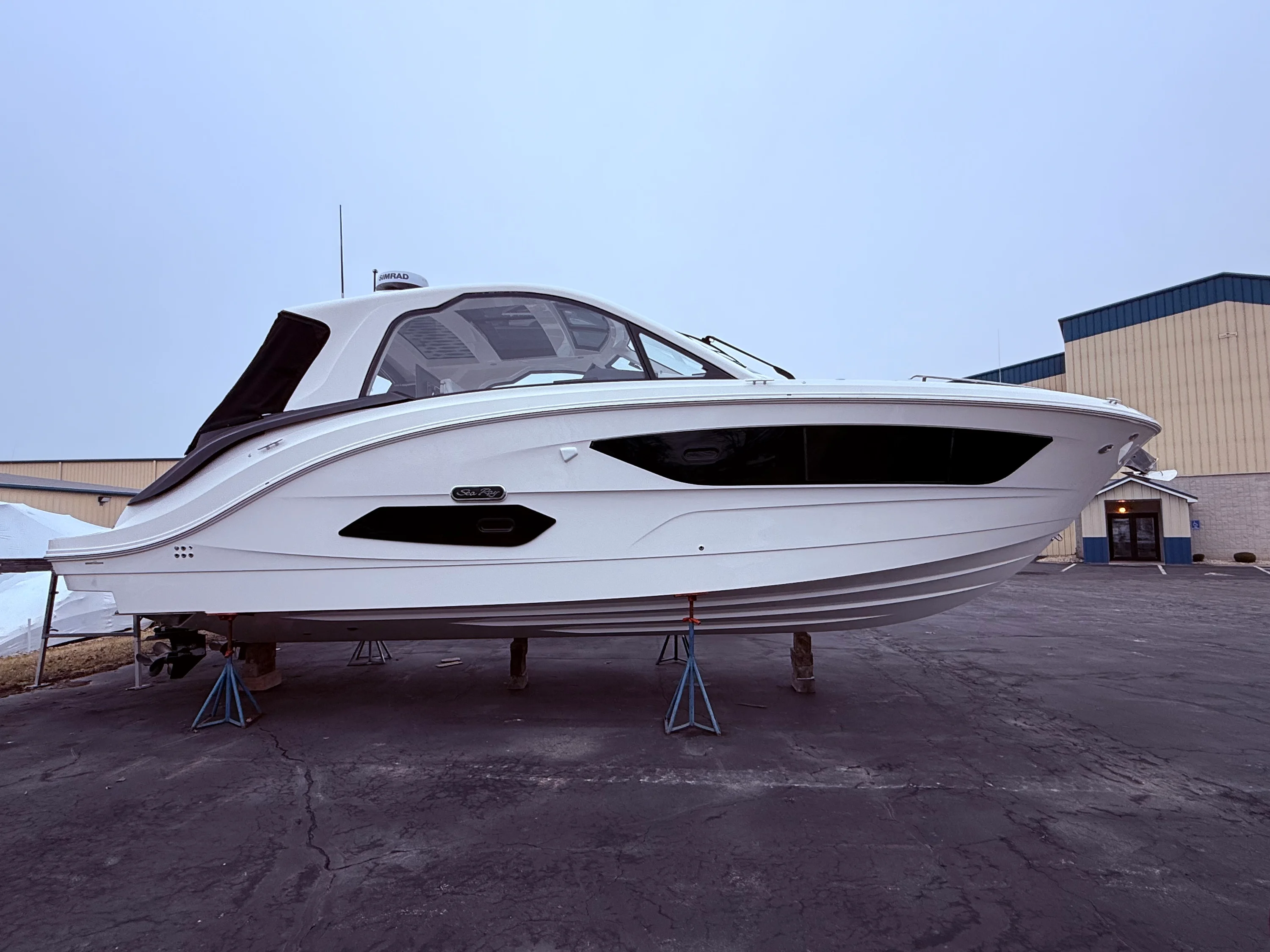 2026 Sea Ray Sundancer 370 Image Thumbnail #1