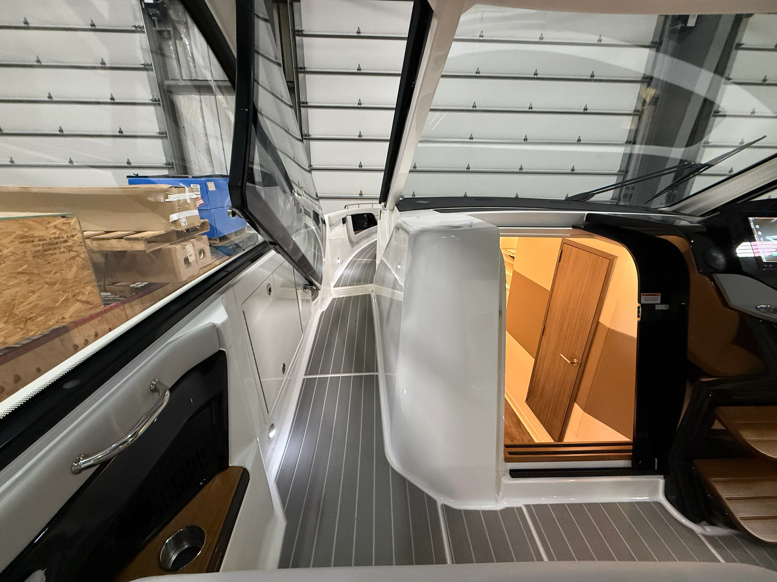 2026 Sea Ray Sundancer 370 Image Thumbnail #17