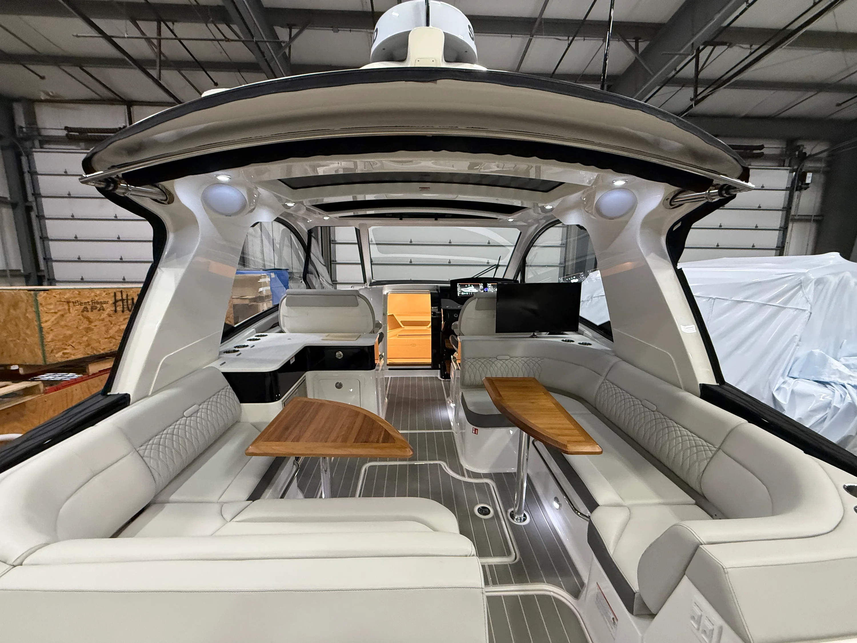 2026 Sea Ray Sundancer 370 Image Thumbnail #5