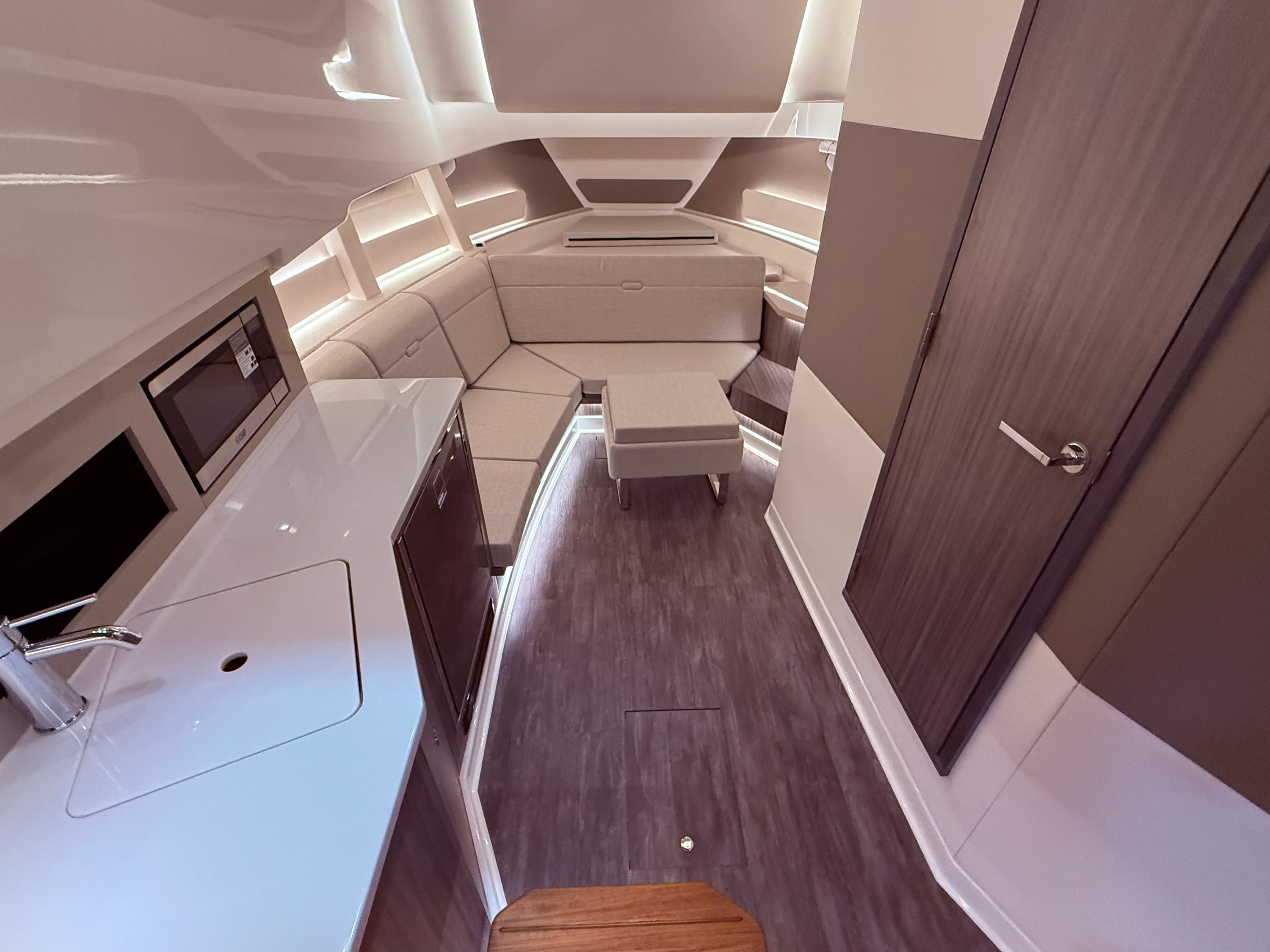 2026 Sea Ray Sundancer 370 Image Thumbnail #22