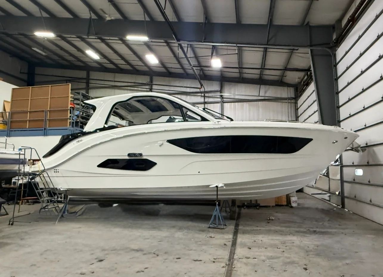 2026 Sea Ray Sundancer 370 Image Thumbnail #4