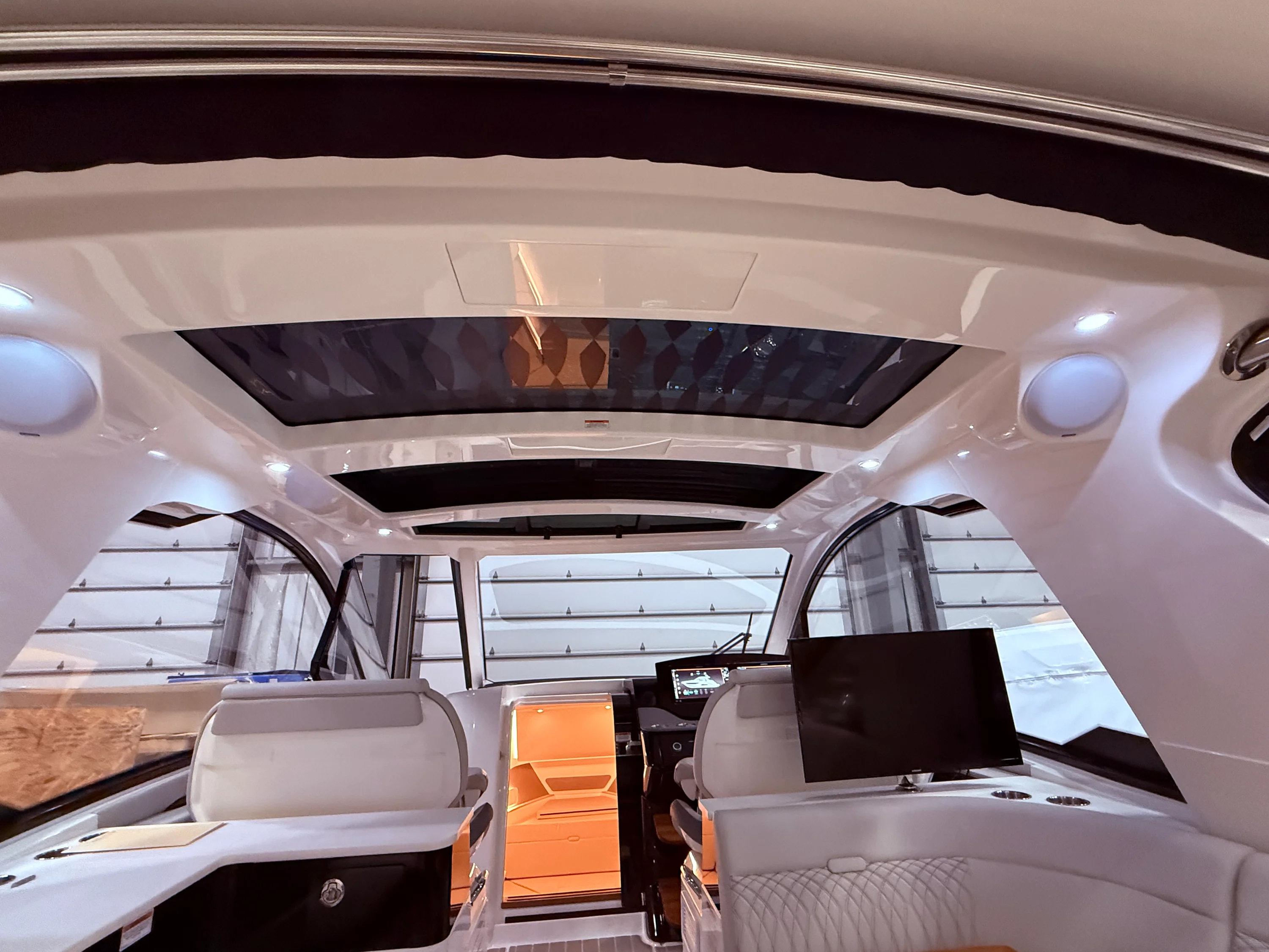 2026 Sea Ray Sundancer 370 Image Thumbnail #16