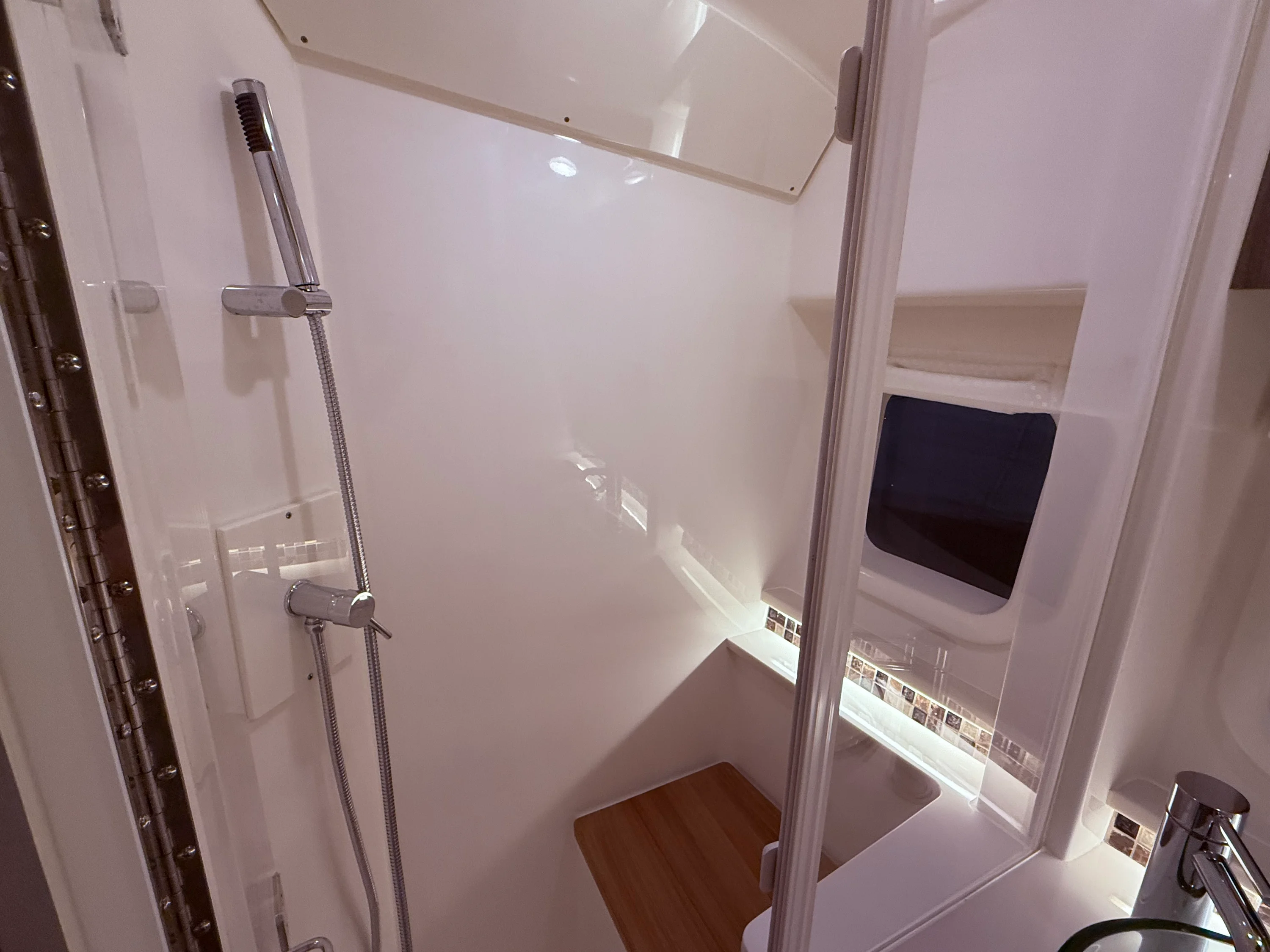 2026 Sea Ray Sundancer 370 Image Thumbnail #29