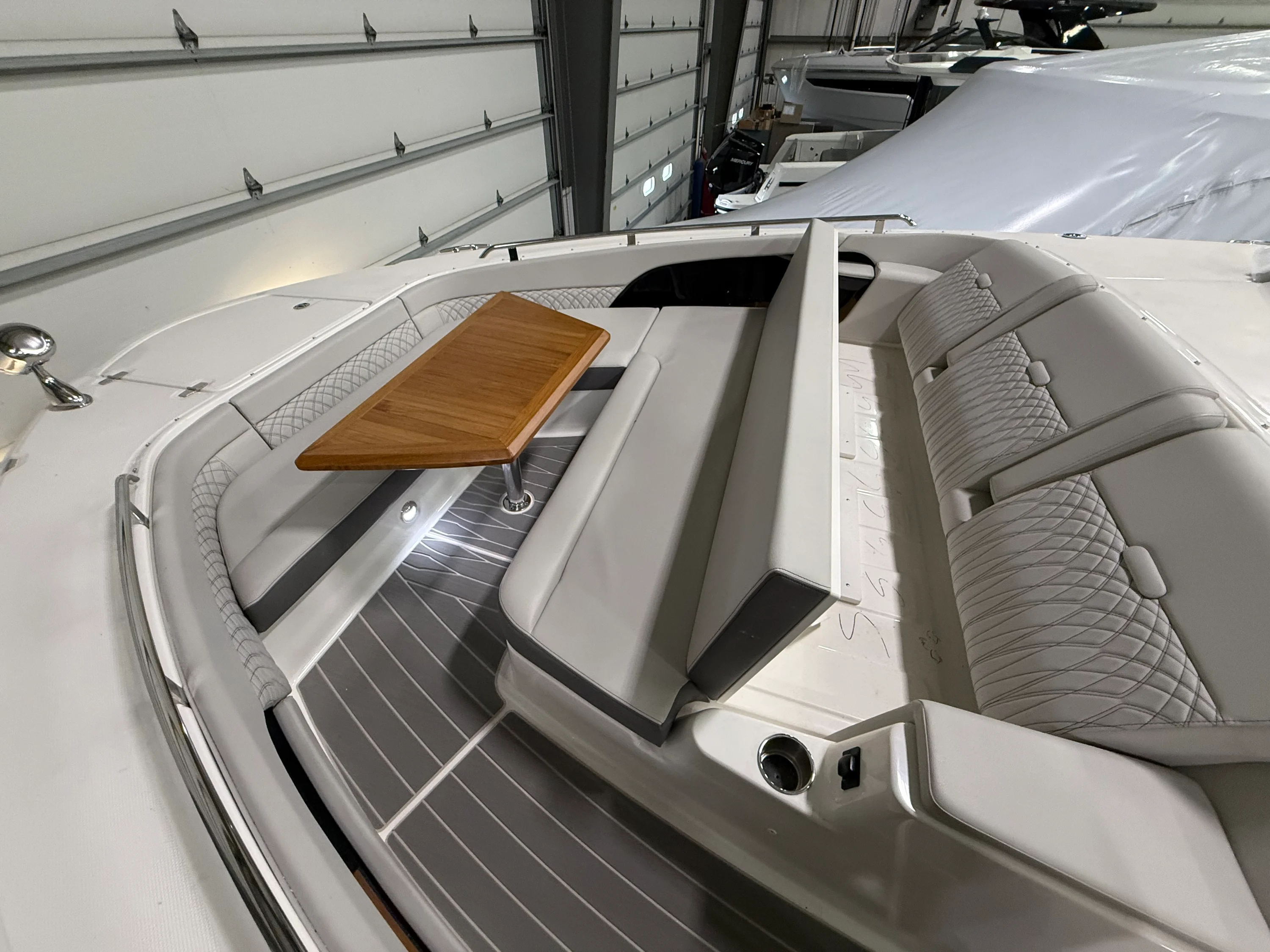 2026 Sea Ray Sundancer 370 Image Thumbnail #19