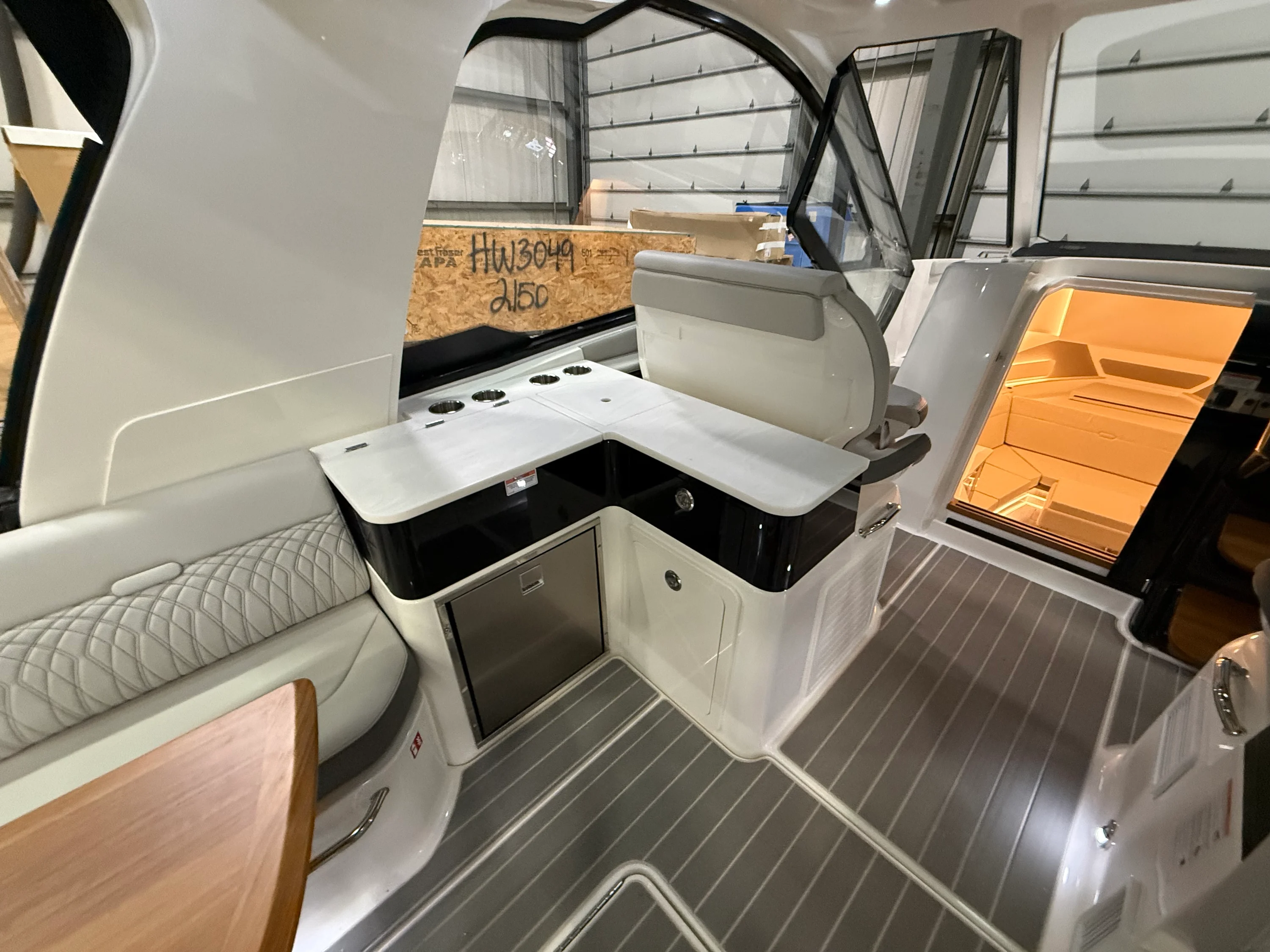 2026 Sea Ray Sundancer 370 Image Thumbnail #6