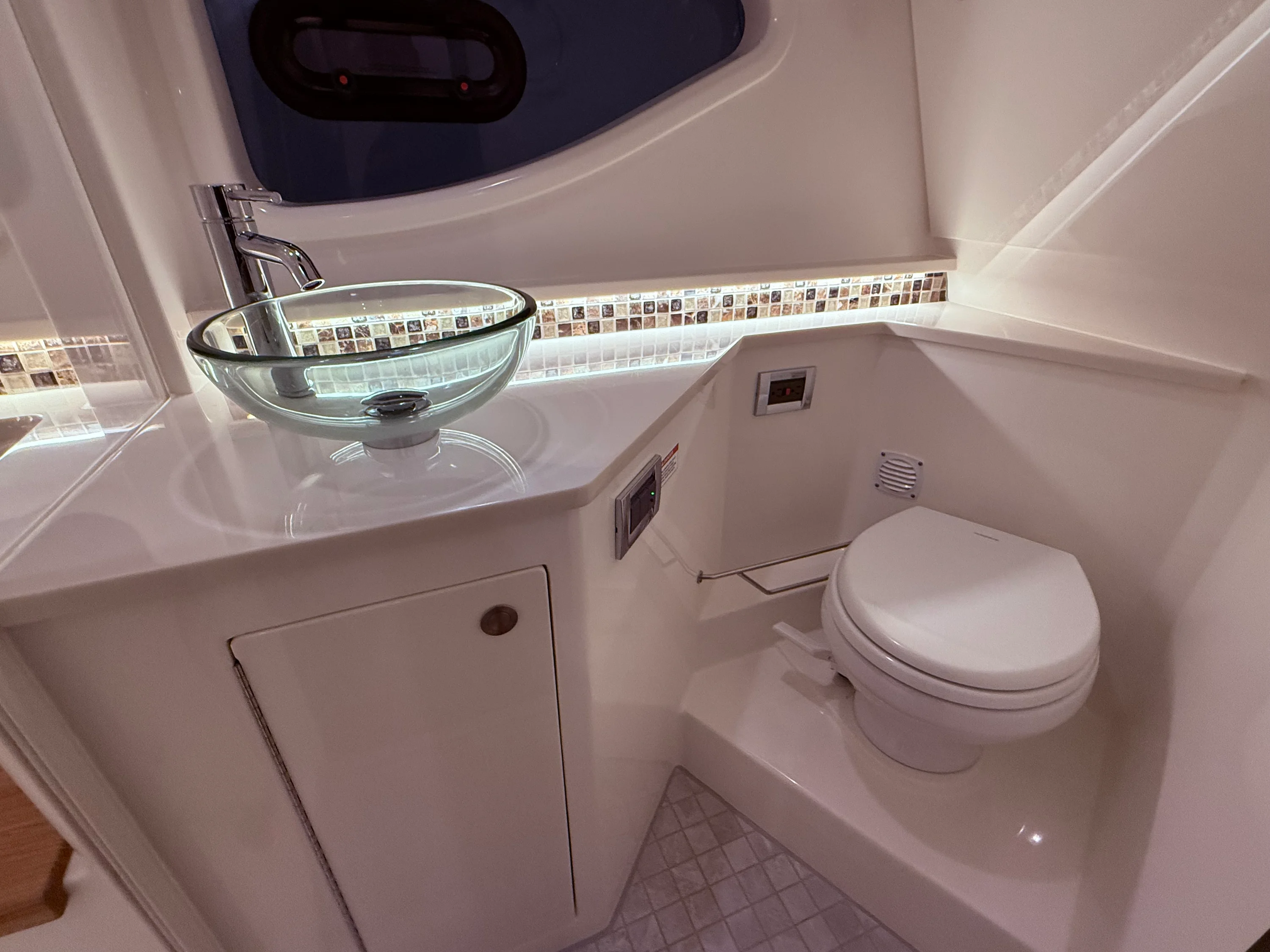 2026 Sea Ray Sundancer 370 Image Thumbnail #28