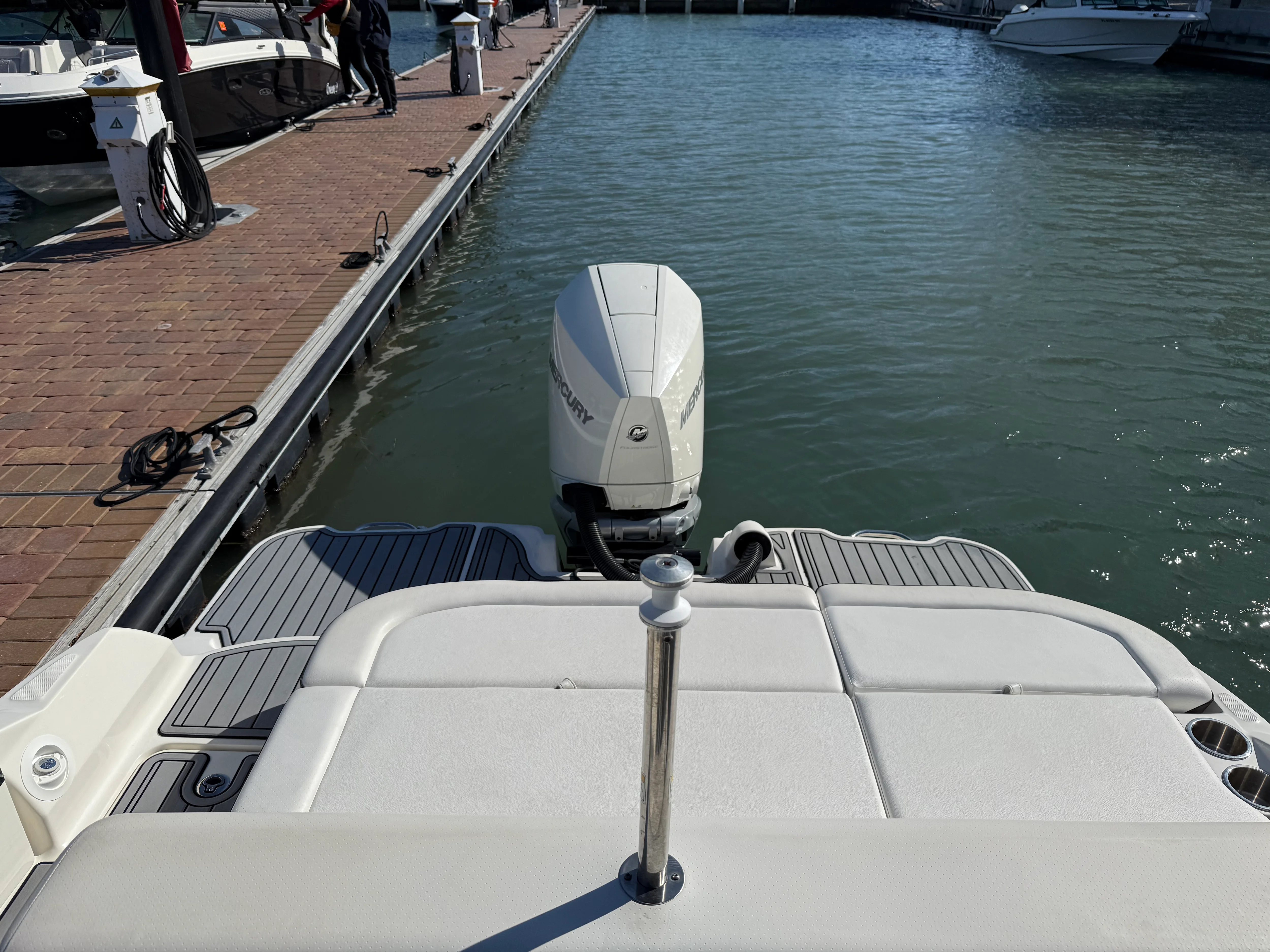 2021 Sea Ray 270 SDX OUTBOARD Image Thumbnail #5