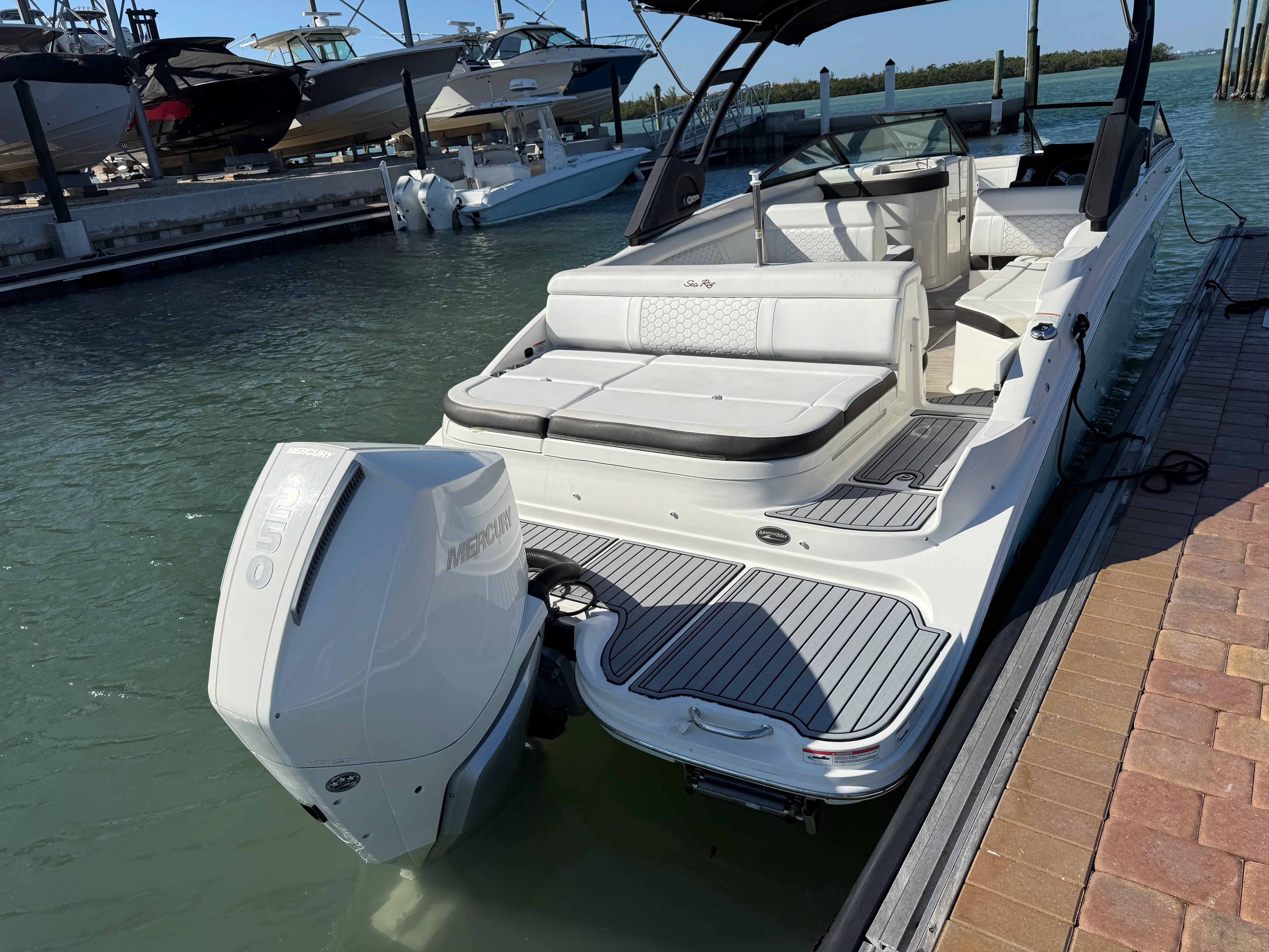 2021 Sea Ray 270 SDX OUTBOARD Image Thumbnail #4