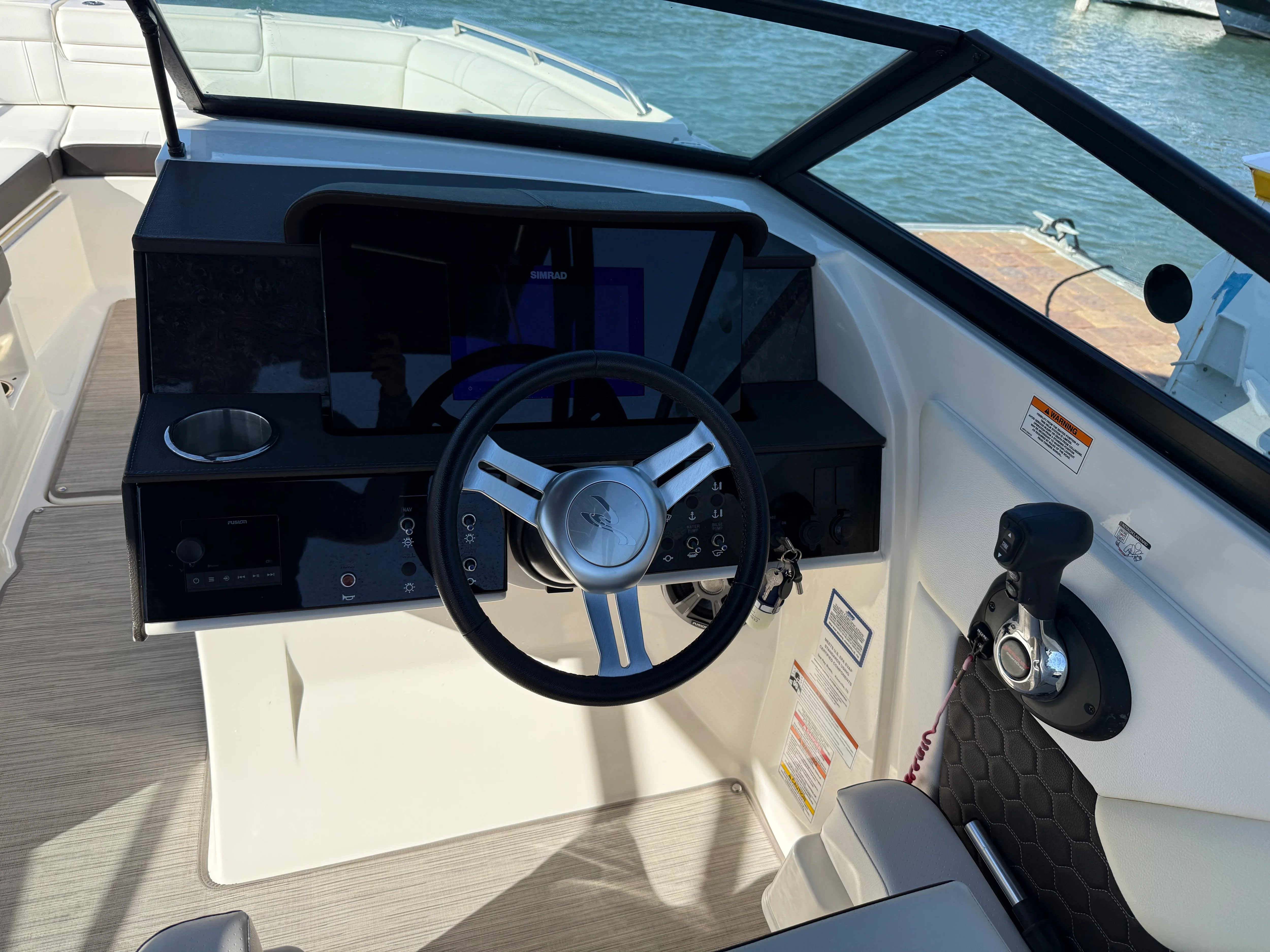 2021 Sea Ray 270 SDX OUTBOARD Image Thumbnail #10