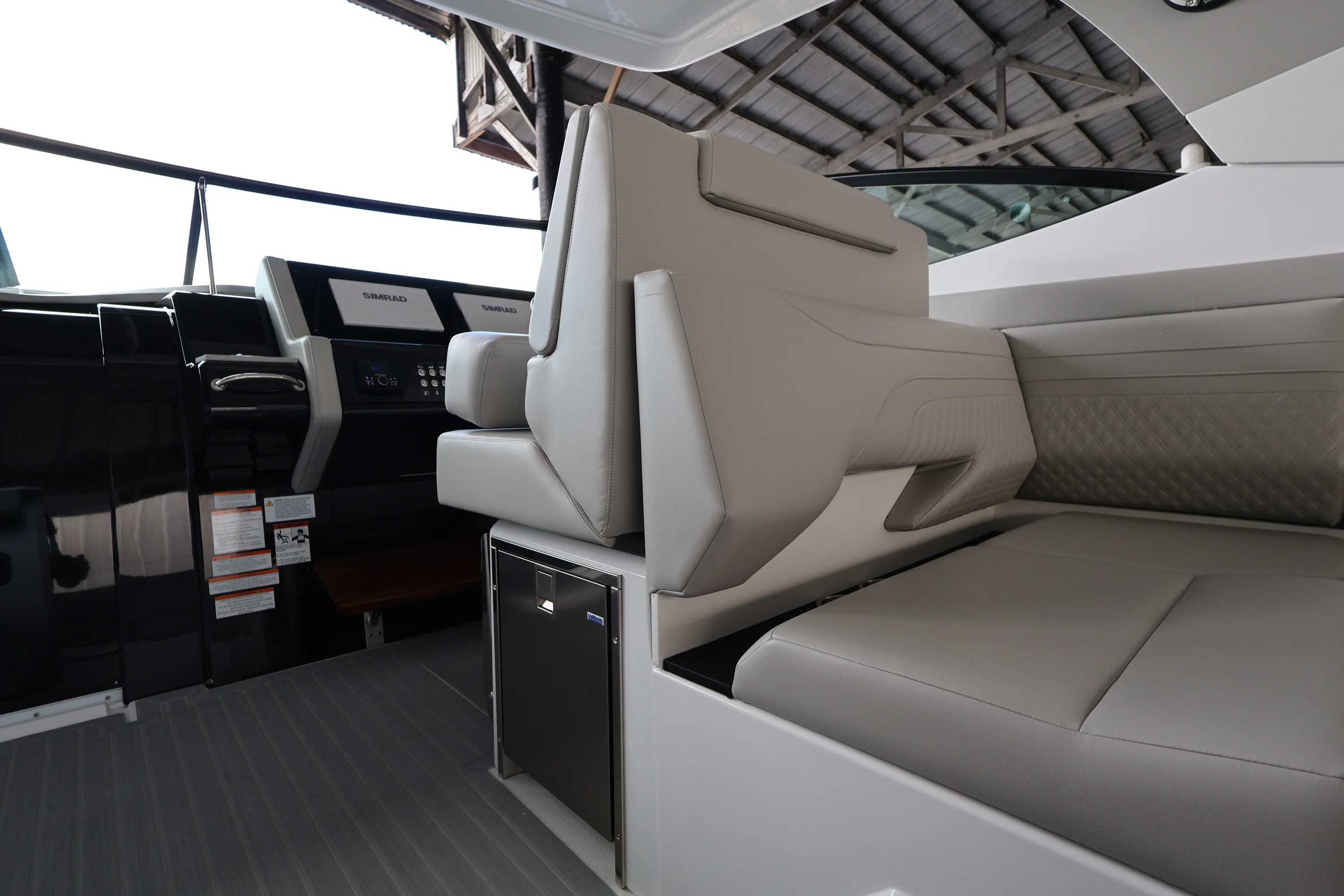 2026 Cruisers Yachts 38 GLS Outboard Image Thumbnail #23