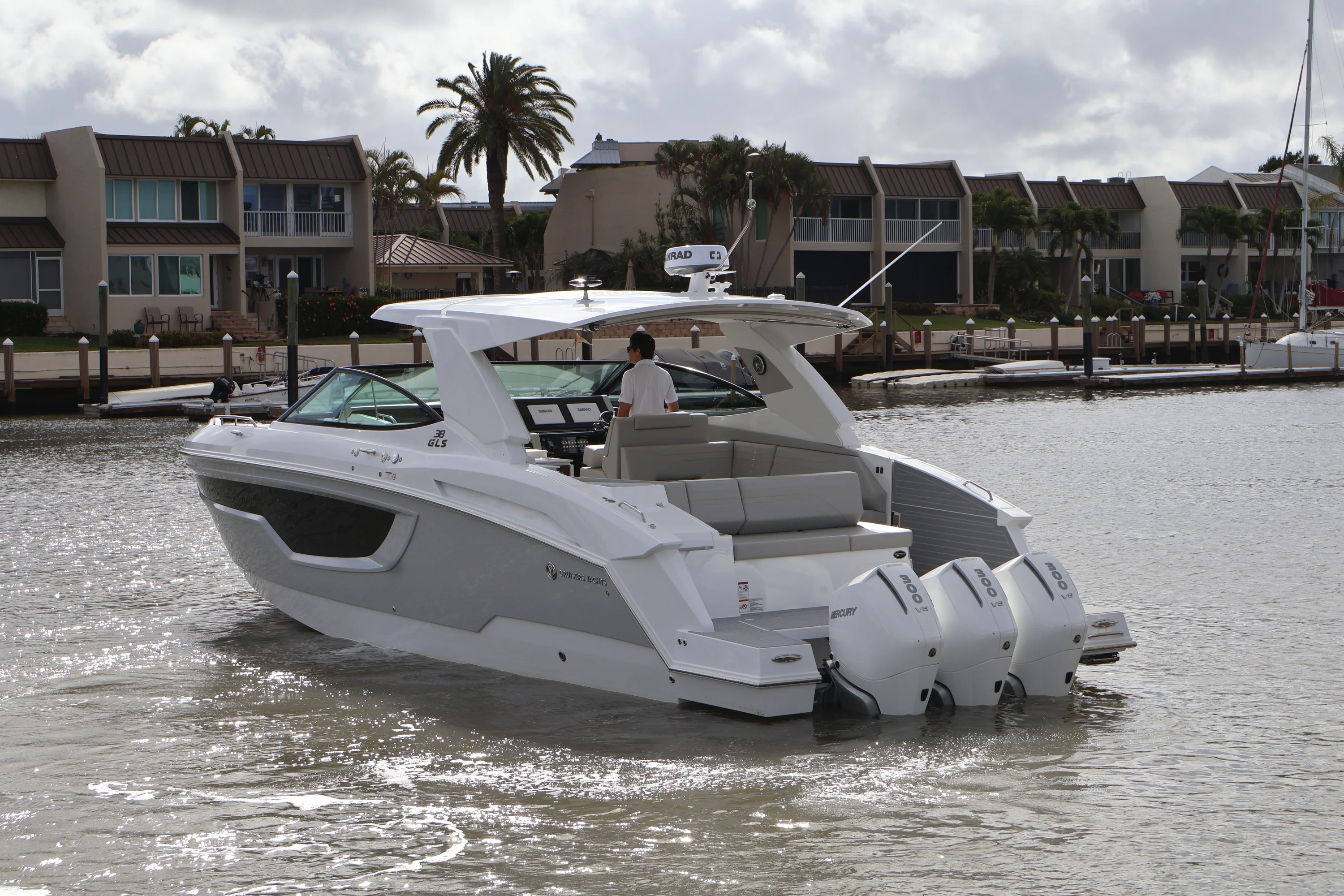 2026 Cruisers Yachts 38 GLS Outboard Image Thumbnail #3