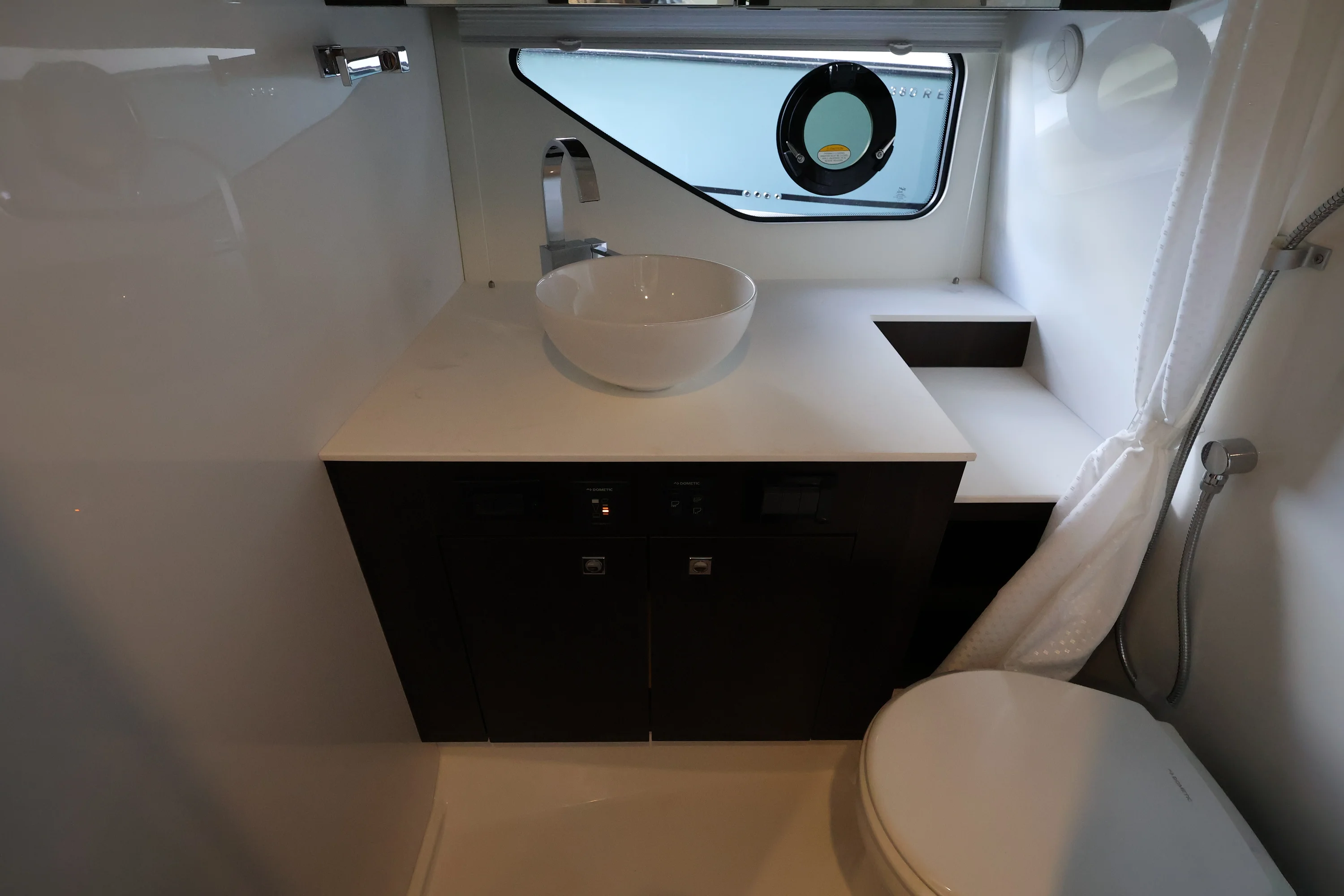 2026 Cruisers Yachts 38 GLS Outboard Image Thumbnail #42