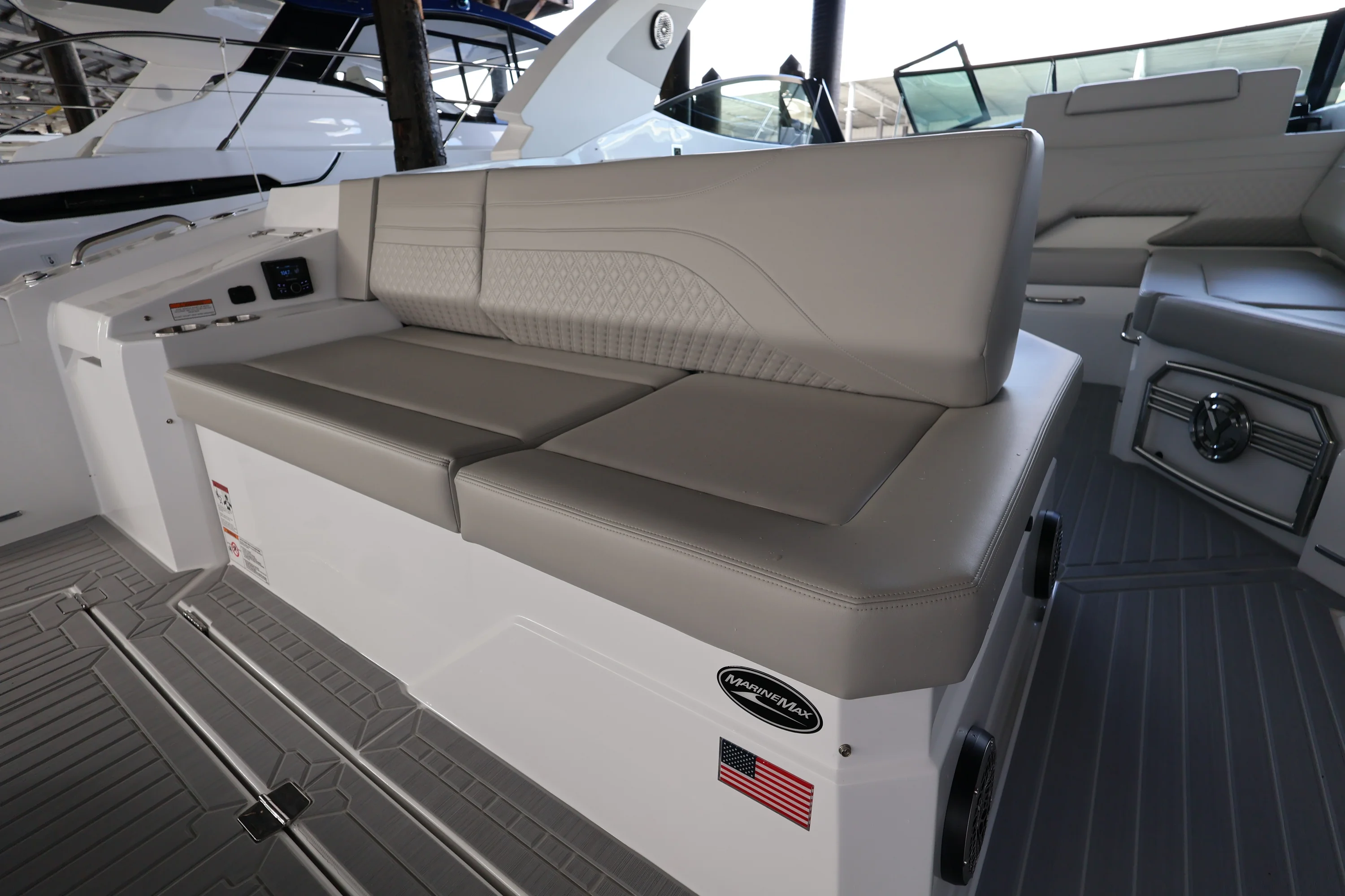 2026 Cruisers Yachts 38 GLS Outboard Image Thumbnail #13