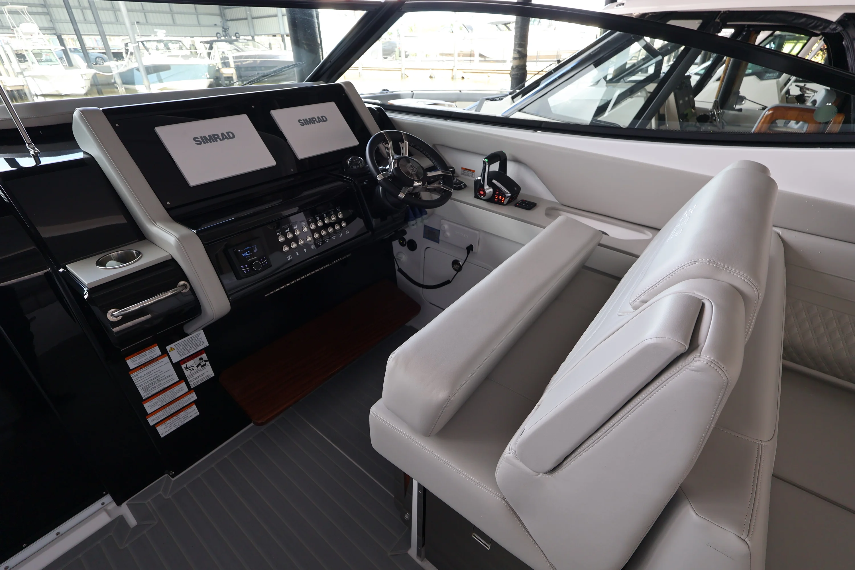 2026 Cruisers Yachts 38 GLS Outboard Image Thumbnail #24