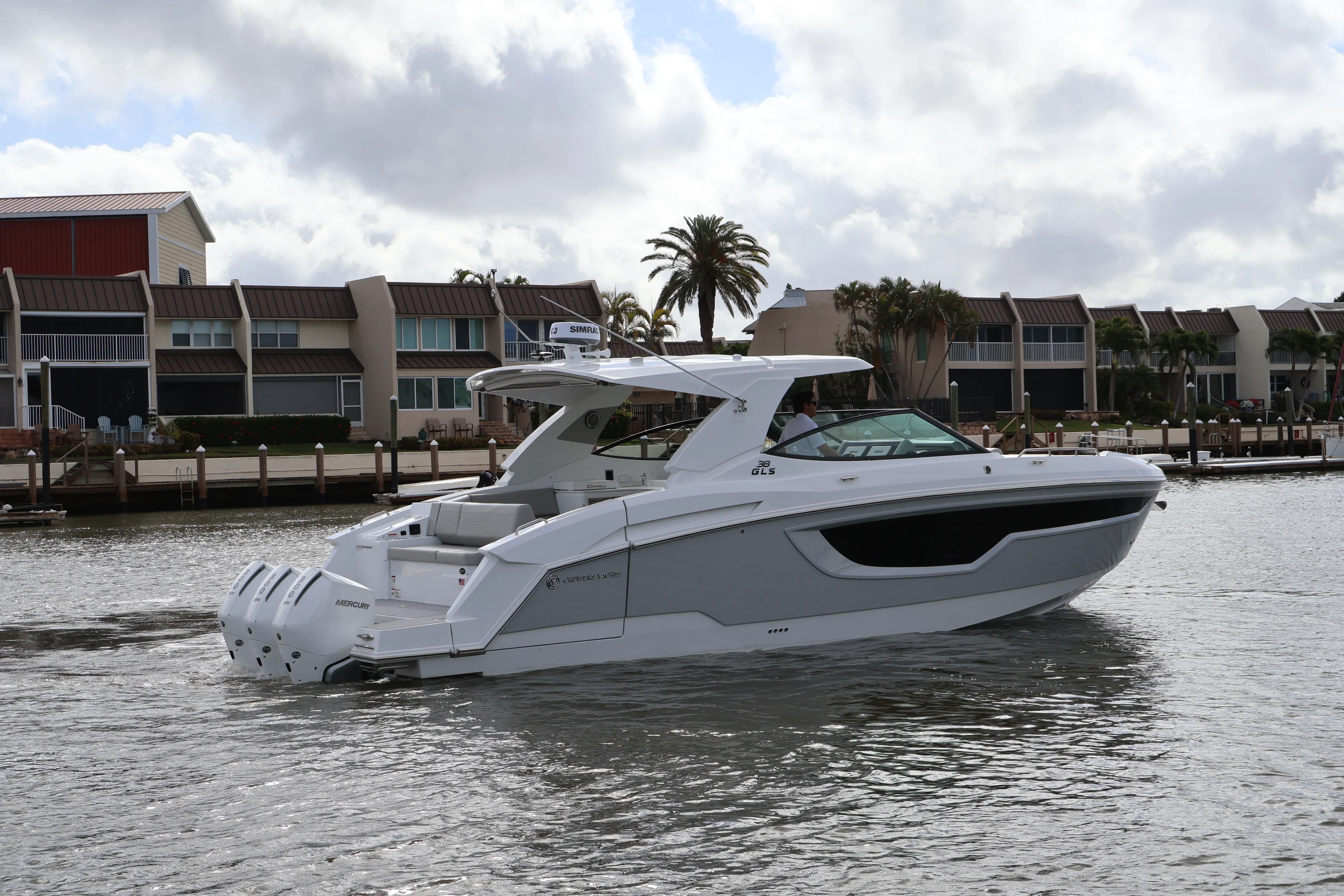 2026 Cruisers Yachts 38 GLS Outboard Image Thumbnail #7