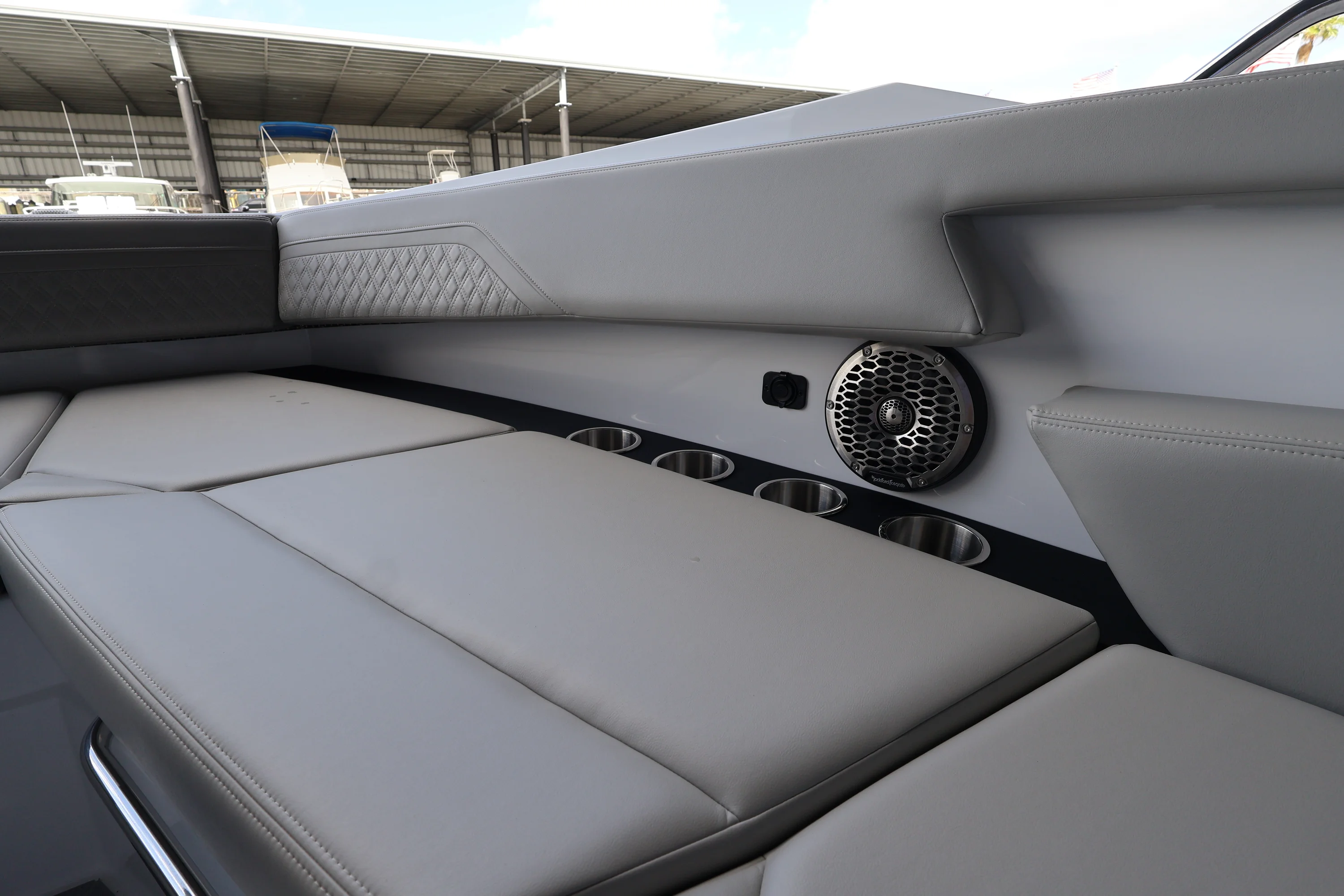 2026 Cruisers Yachts 38 GLS Outboard Image Thumbnail #53