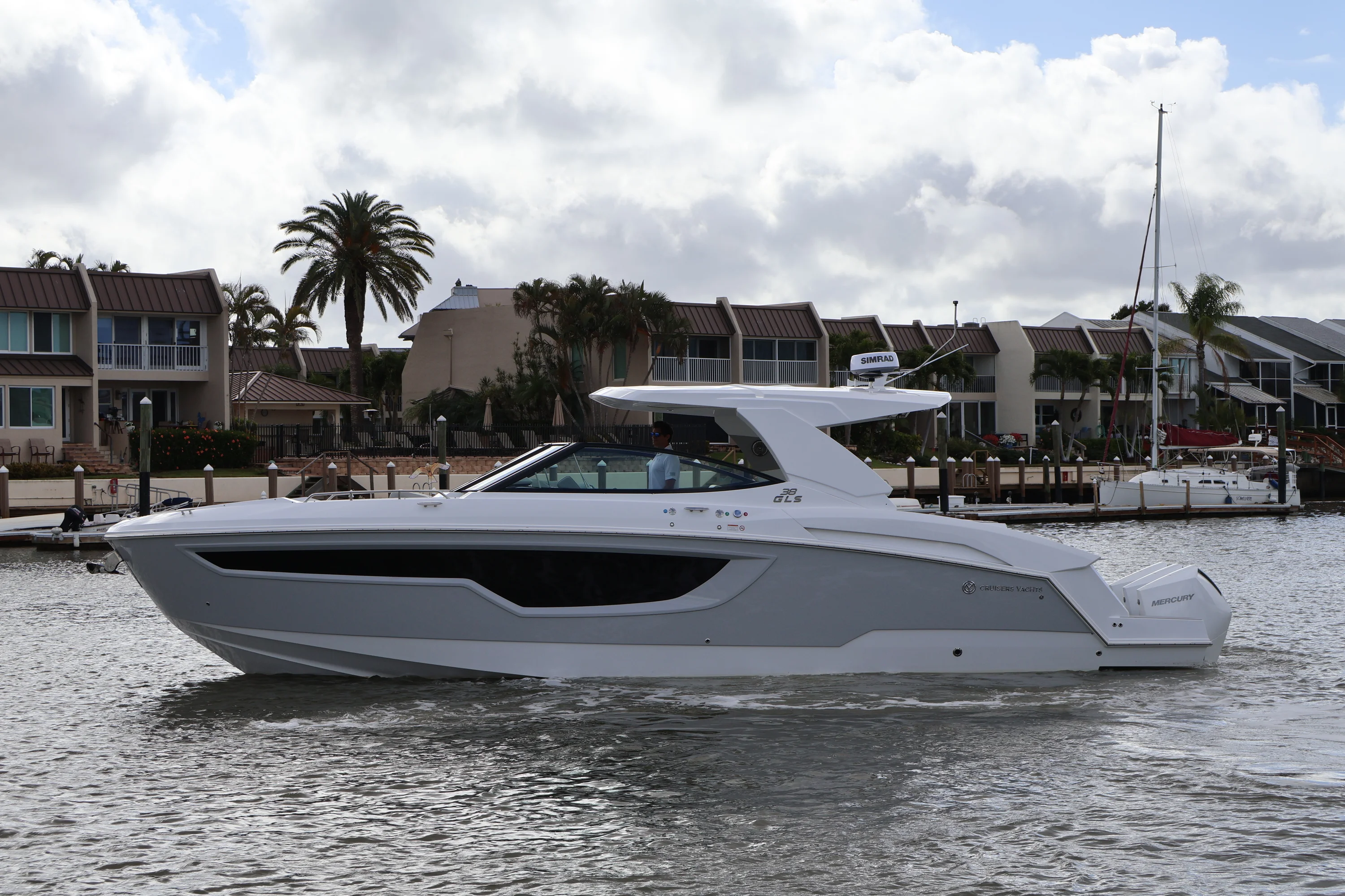 2026 Cruisers Yachts 38 GLS Outboard Image Thumbnail #1