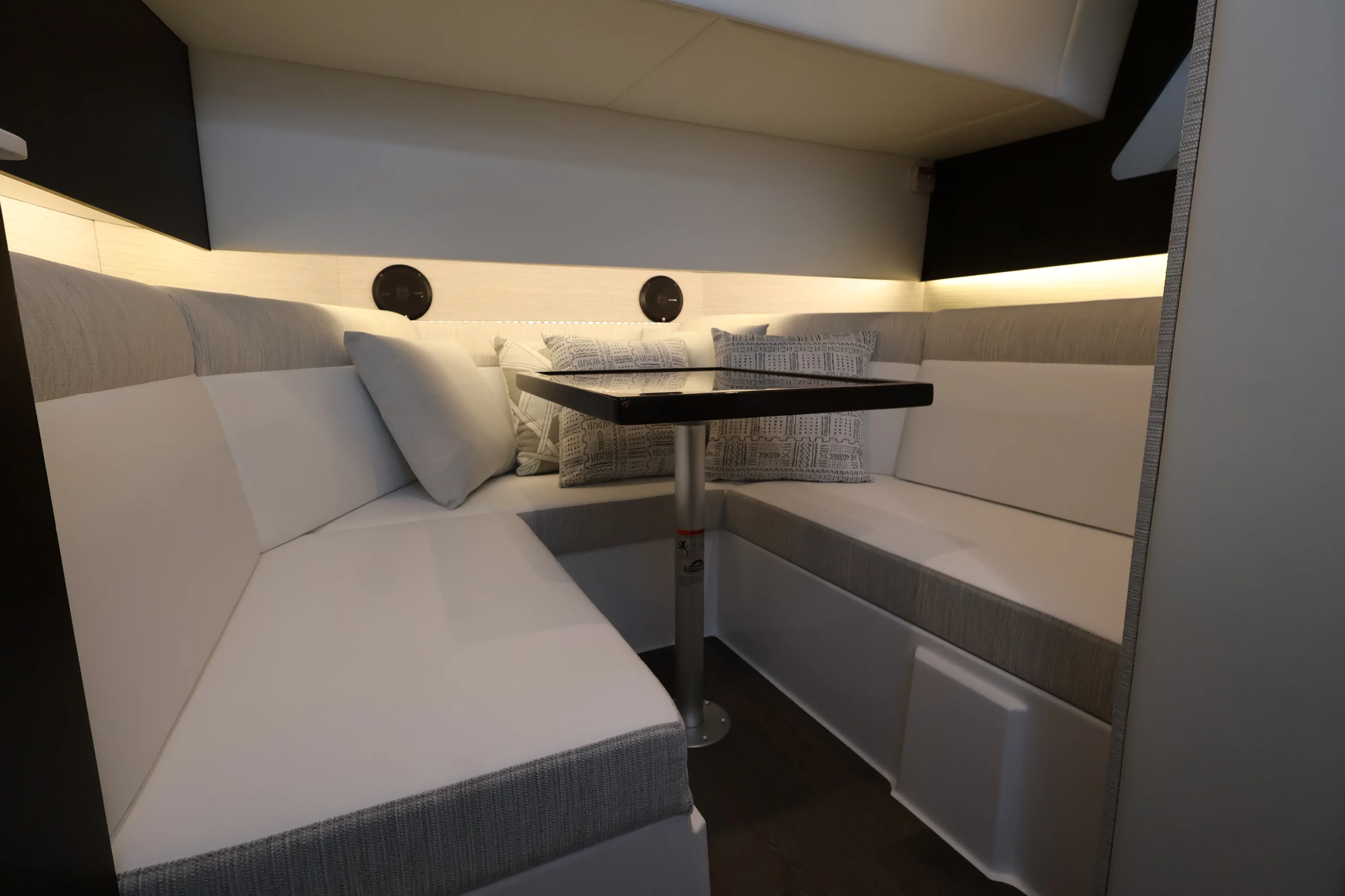 2026 Cruisers Yachts 38 GLS Outboard Image Thumbnail #37