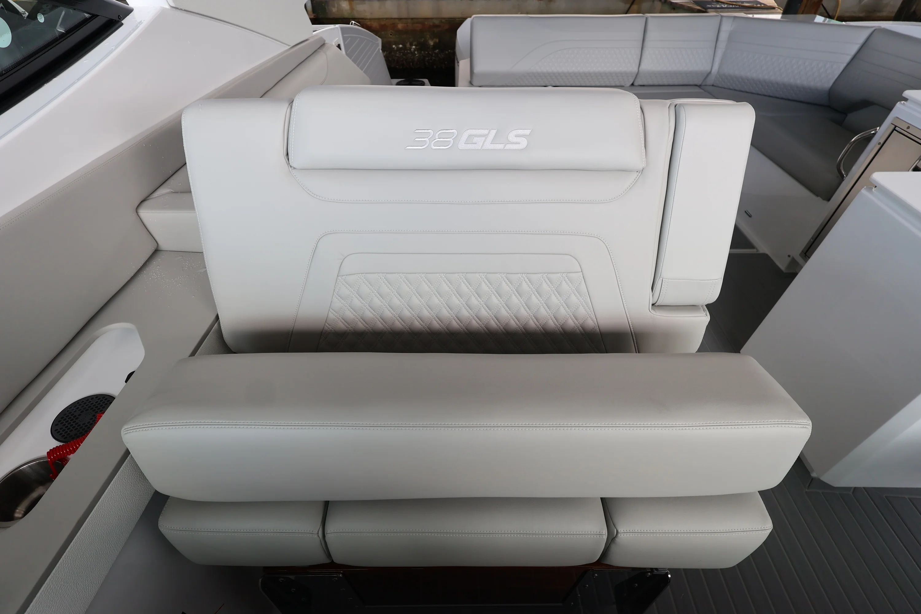 2026 Cruisers Yachts 38 GLS Outboard Image Thumbnail #26