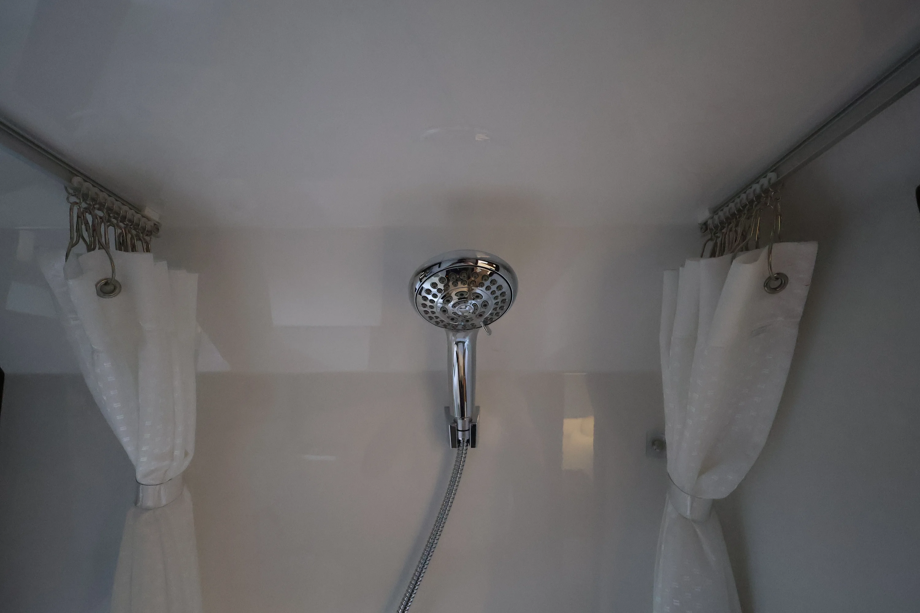 2026 Cruisers Yachts 38 GLS Outboard Image Thumbnail #44