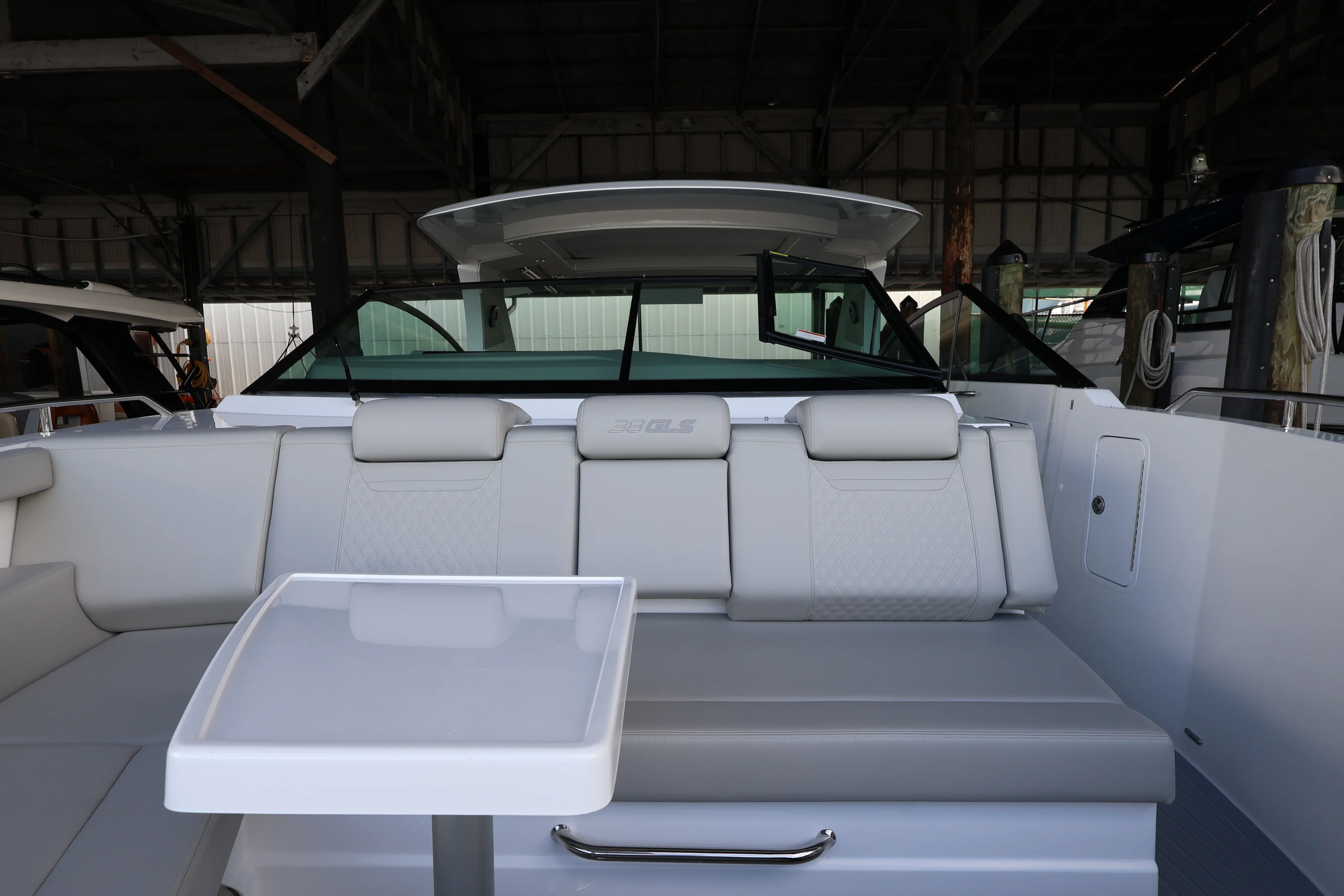2026 Cruisers Yachts 38 GLS Outboard Image Thumbnail #51